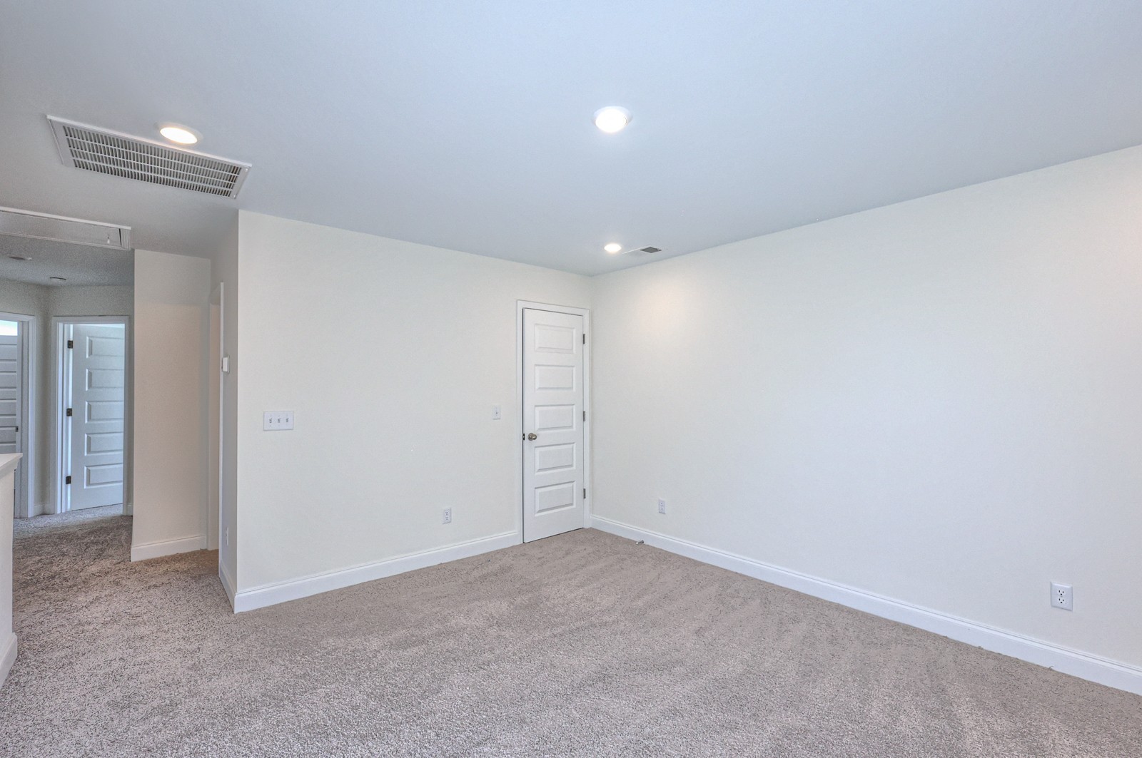 1033 Bluestem Road Property Photo 22