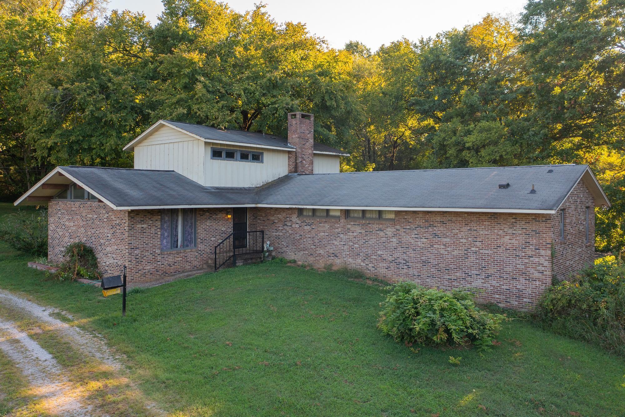 231 Theta Pike Property Photo 24