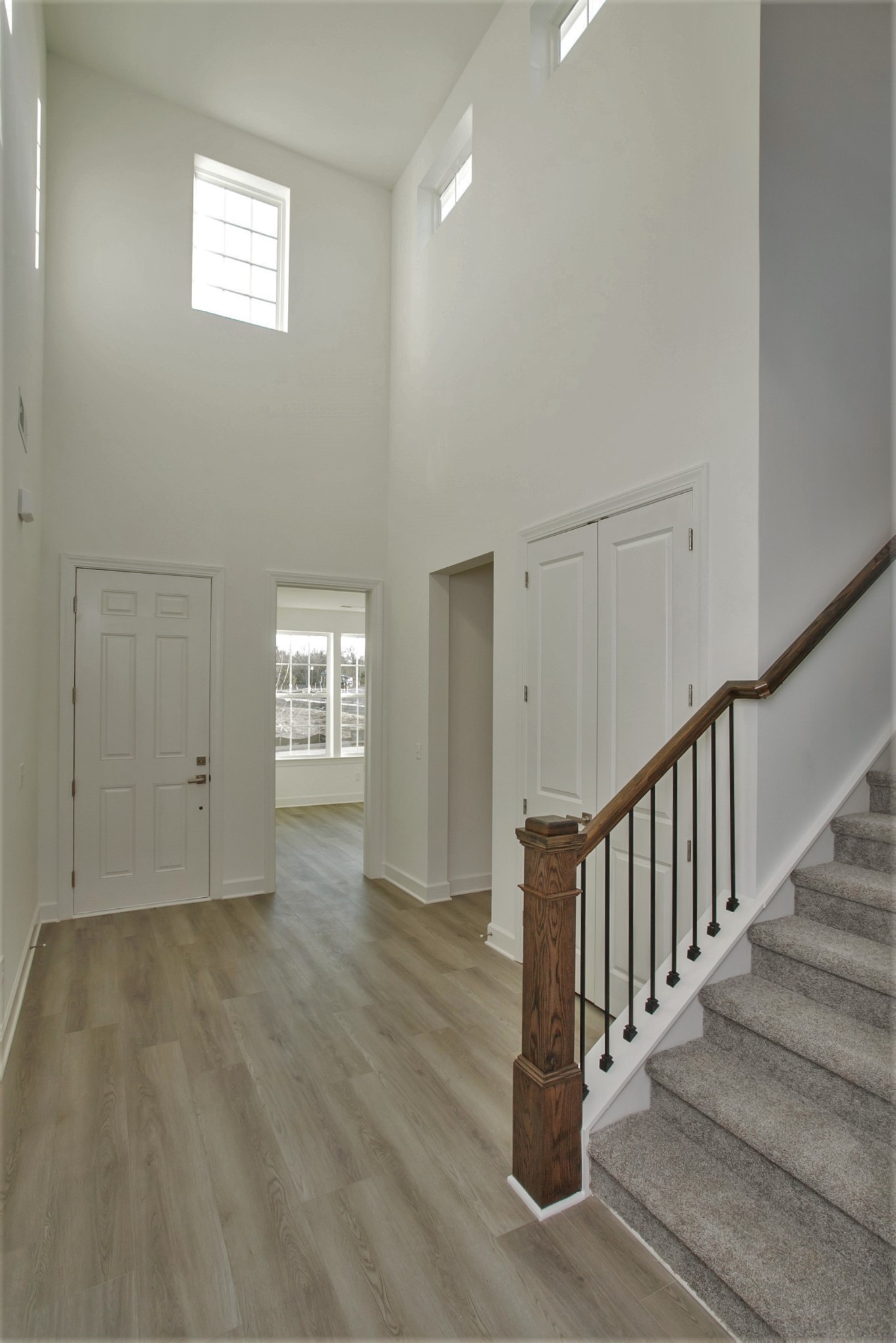108 West Cassa Way Property Photo 3