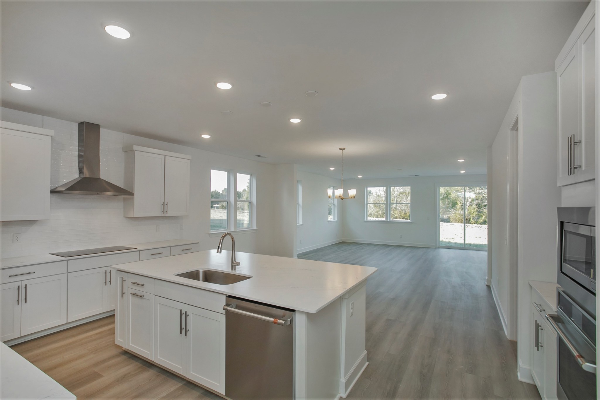 108 West Cassa Way Property Photo 6