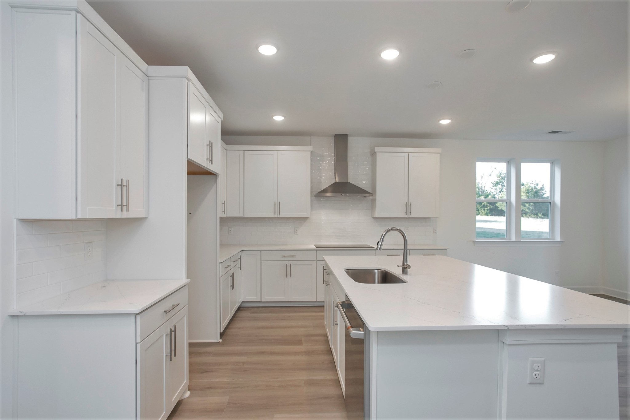 108 West Cassa Way Property Photo 8