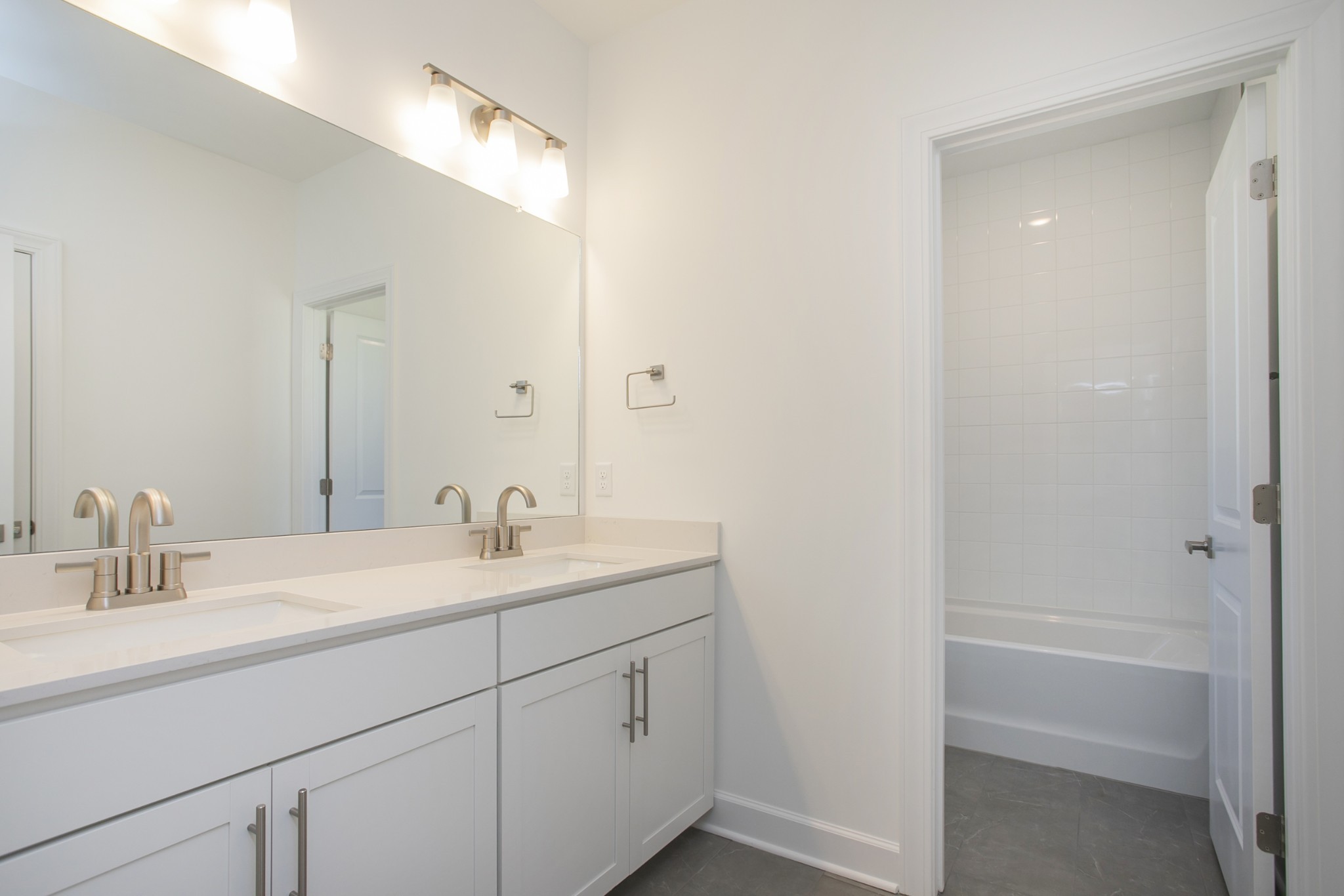 108 West Cassa Way Property Photo 28