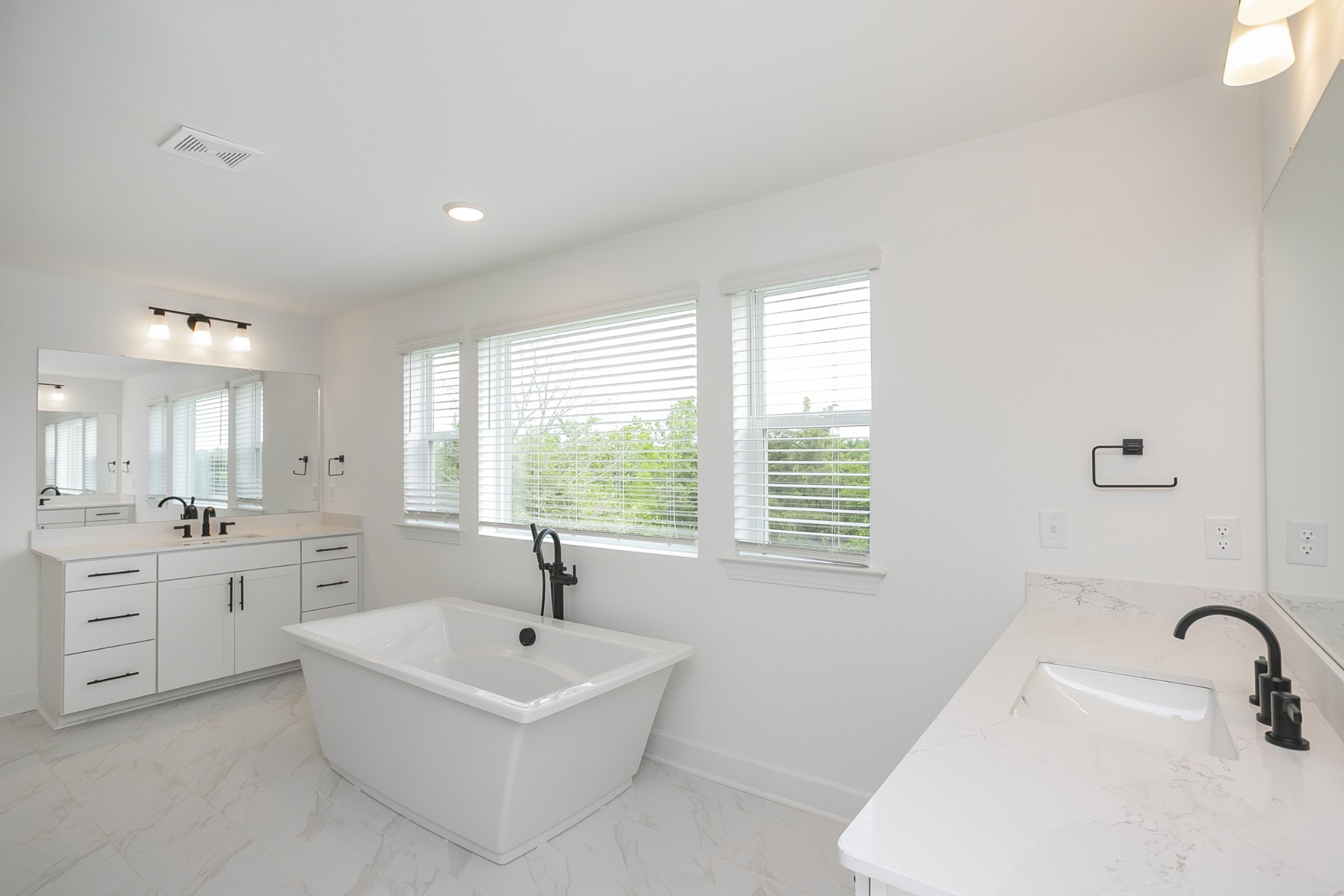 124 West Cassa Way Property Photo 33