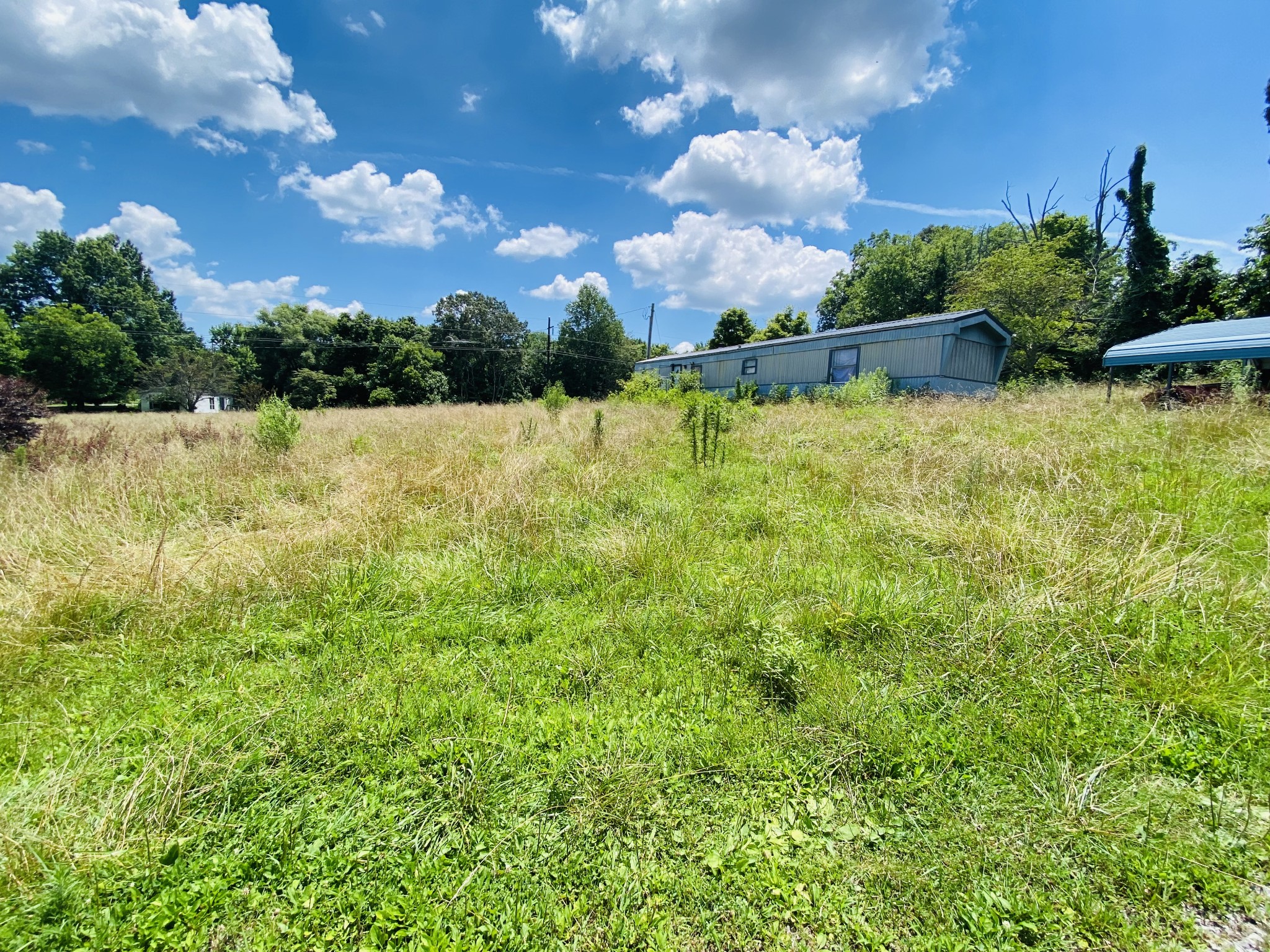 1005 Highpoint Ln Property Photo 2