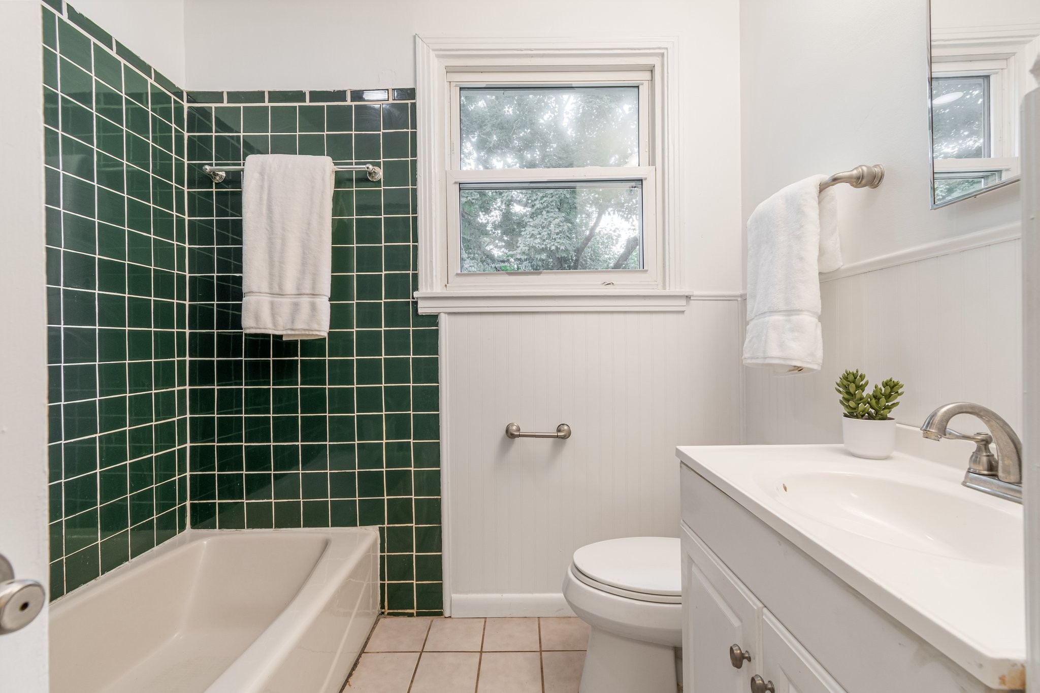 5518 Meadowcrest Ln Property Photo 9