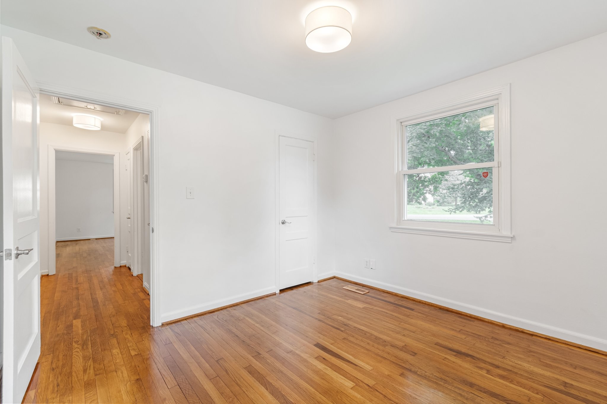 5518 Meadowcrest Ln Property Photo 11
