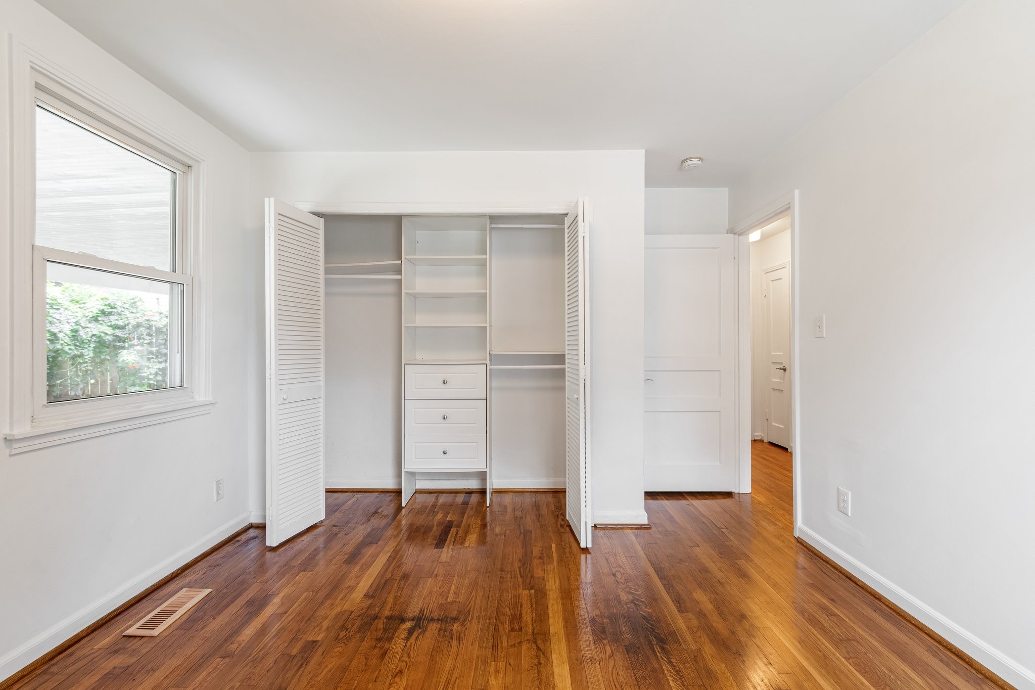 5518 Meadowcrest Ln Property Photo 12
