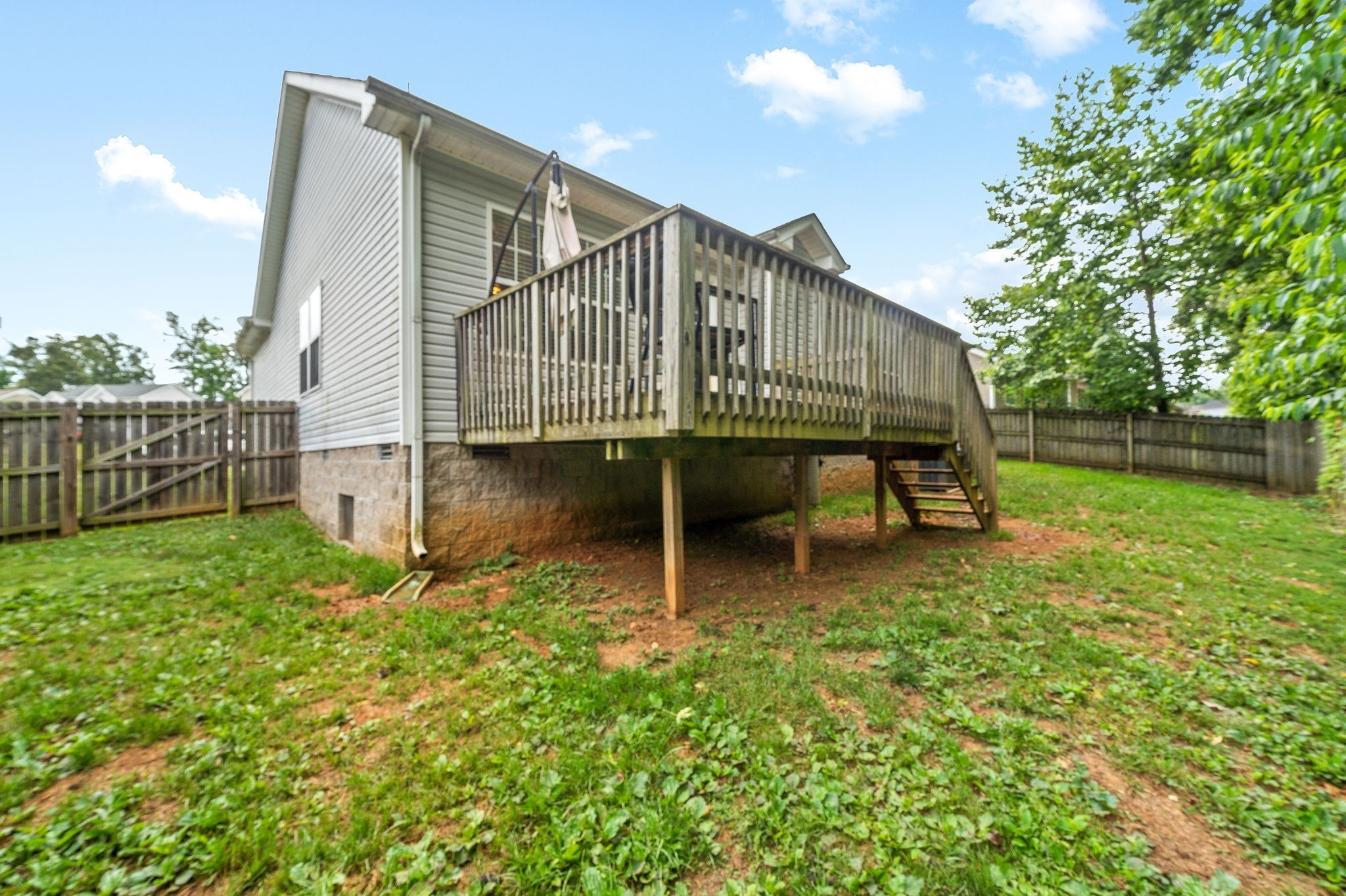 1688 Parkside Dr Property Photo 2