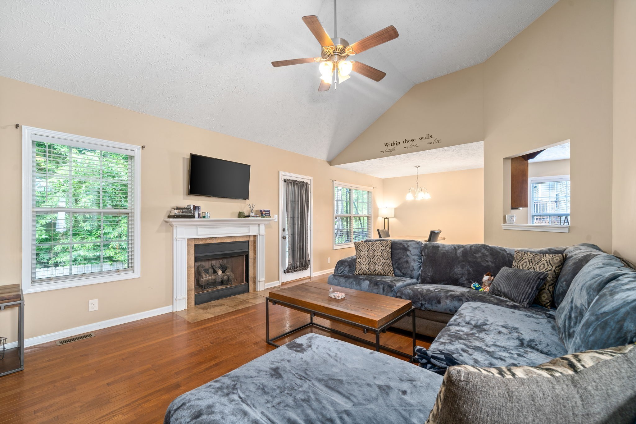 1688 Parkside Dr Property Photo 11