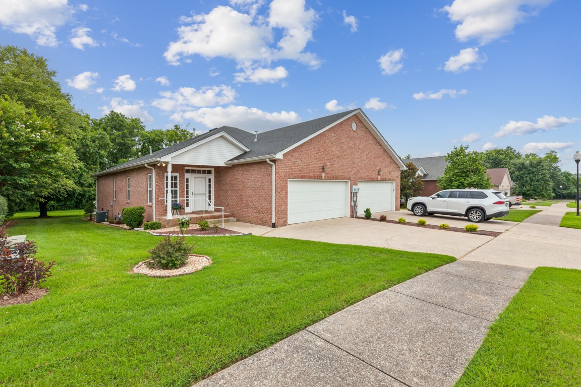 1097 Richmond Way Property Photo 2