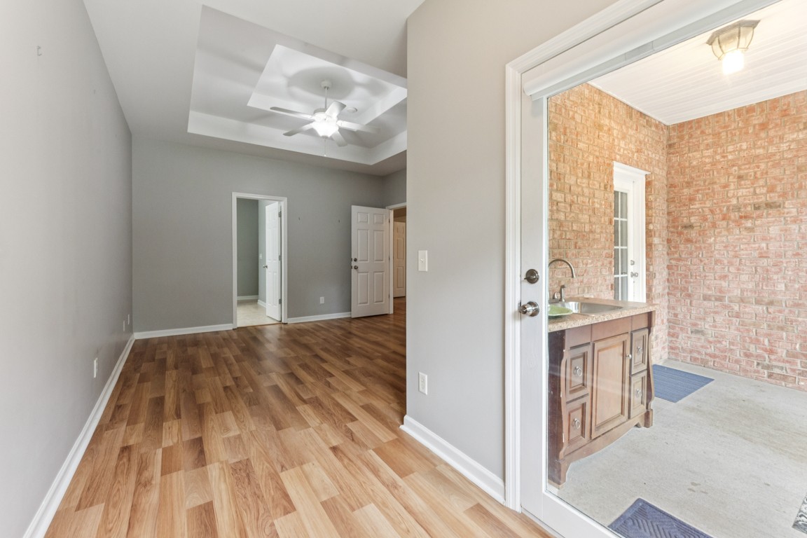 1097 Richmond Way Property Photo 13