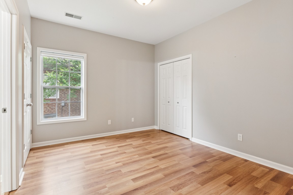 1097 Richmond Way Property Photo 14