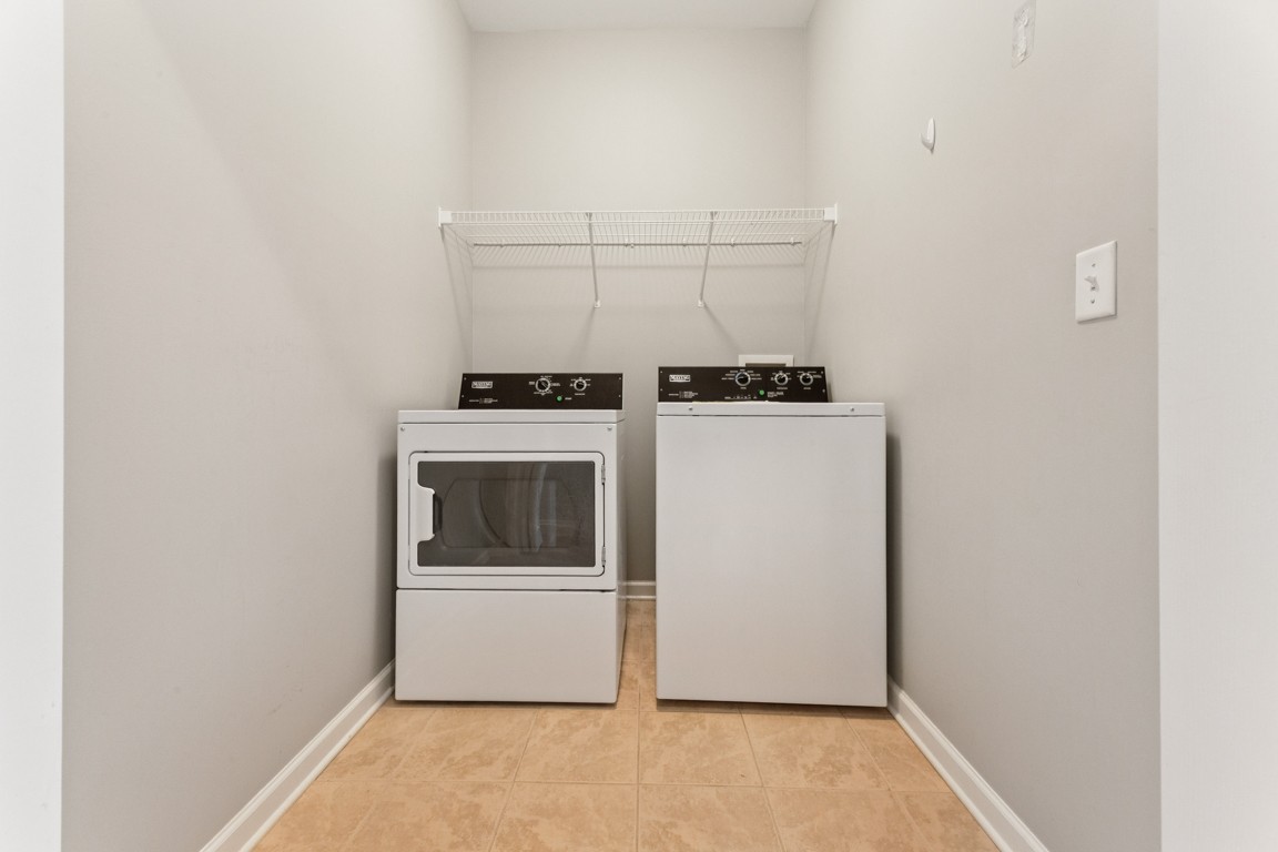 1097 Richmond Way Property Photo 18