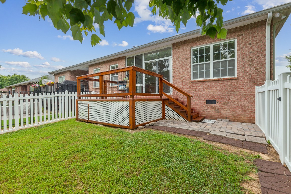 1097 Richmond Way Property Photo 21