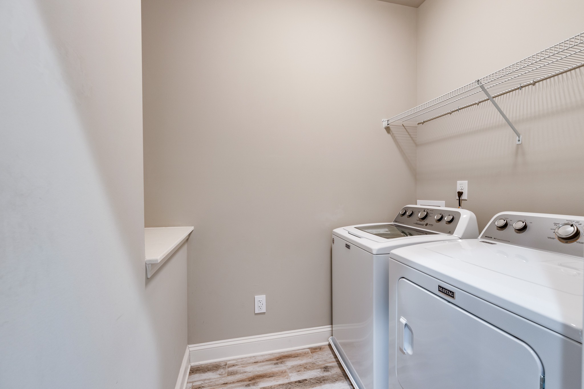 1664 Hampshire Pl Property Photo 21