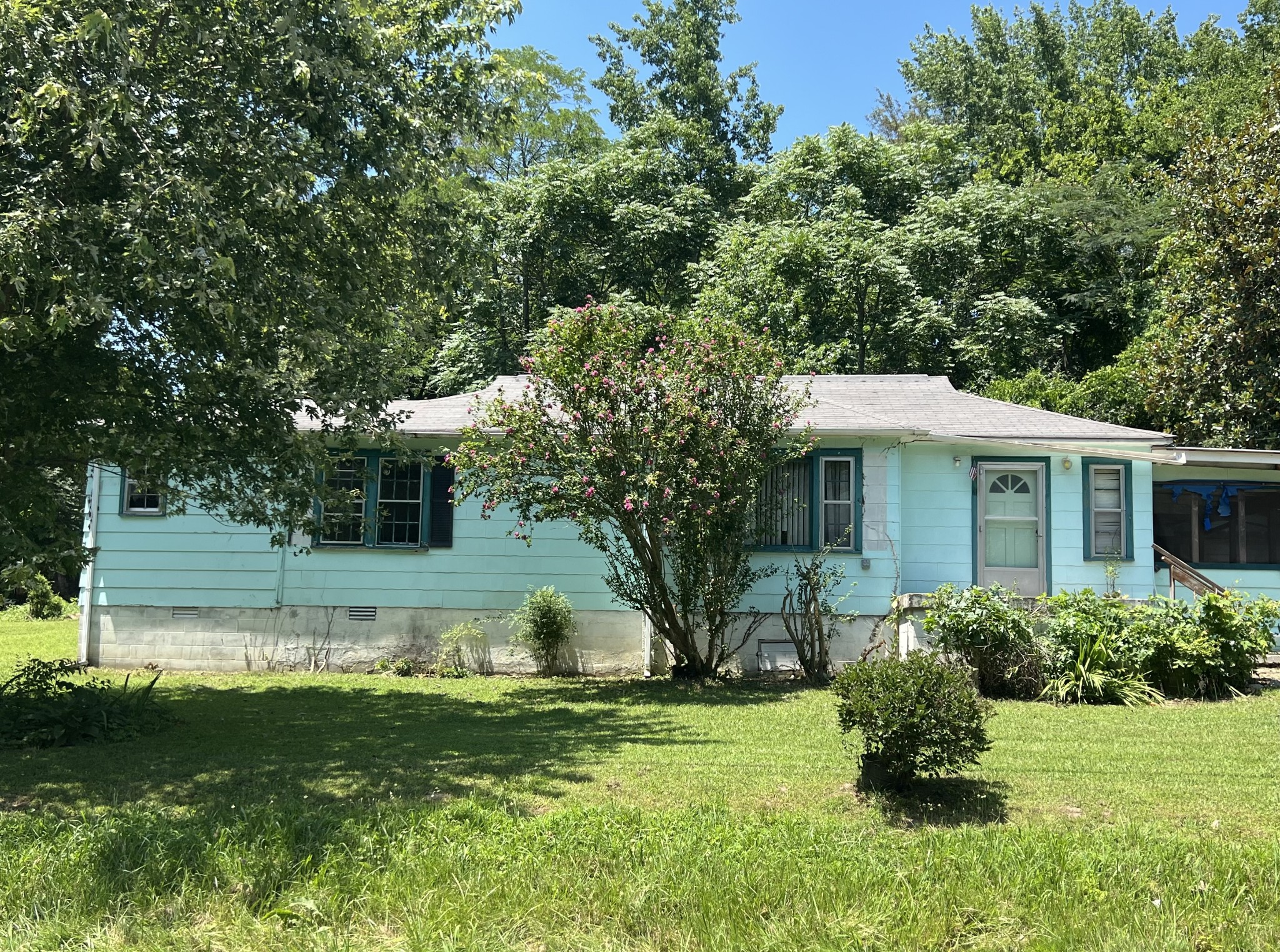512 Main St