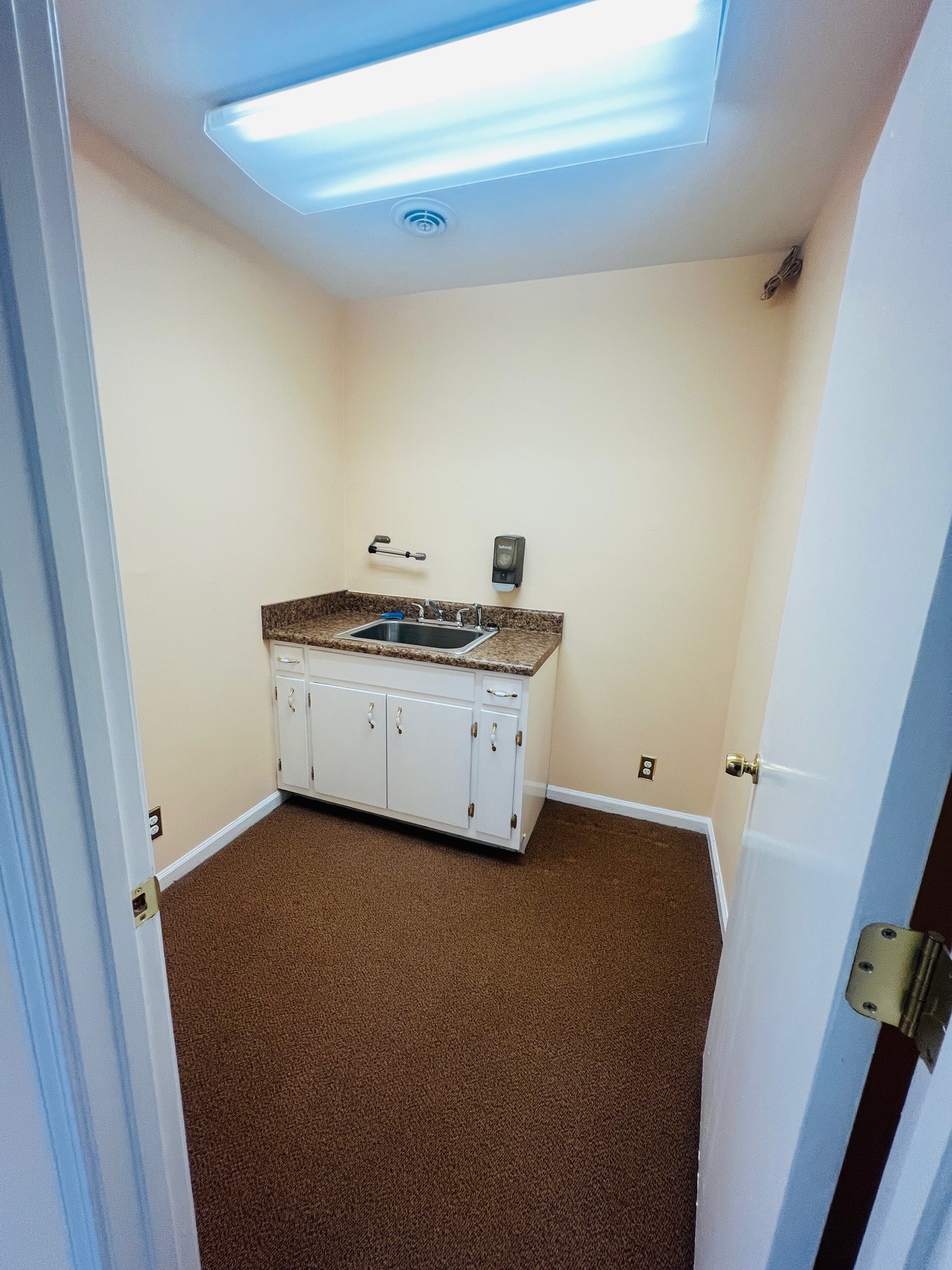 233 Wilson Pike Cir Property Photo 6