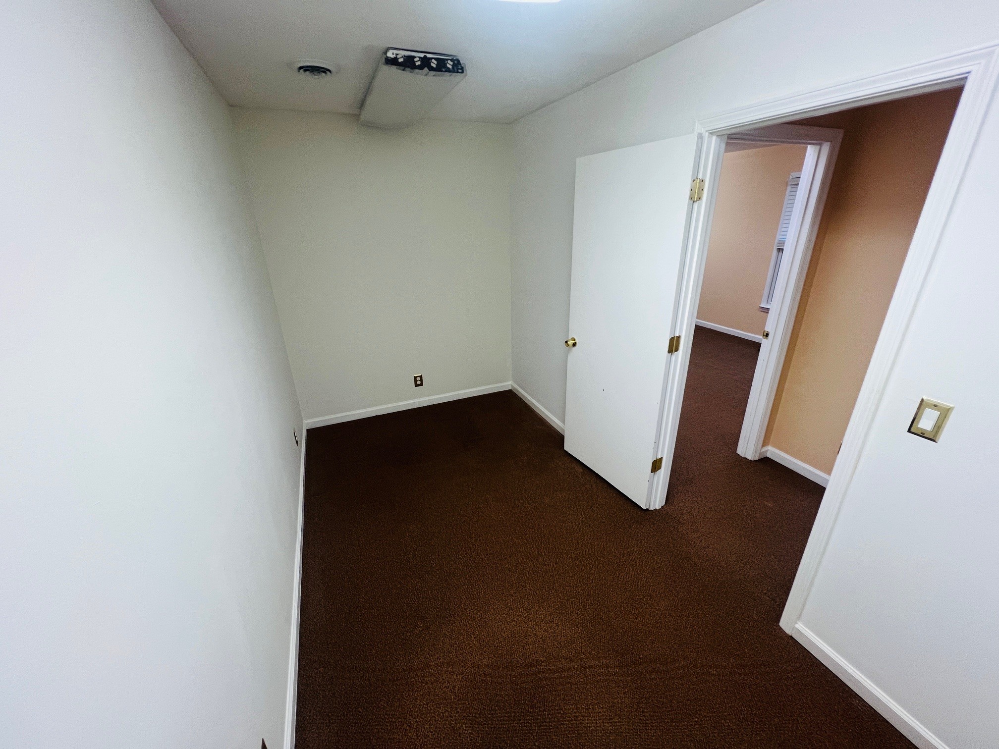 233 Wilson Pike Cir Property Photo 8