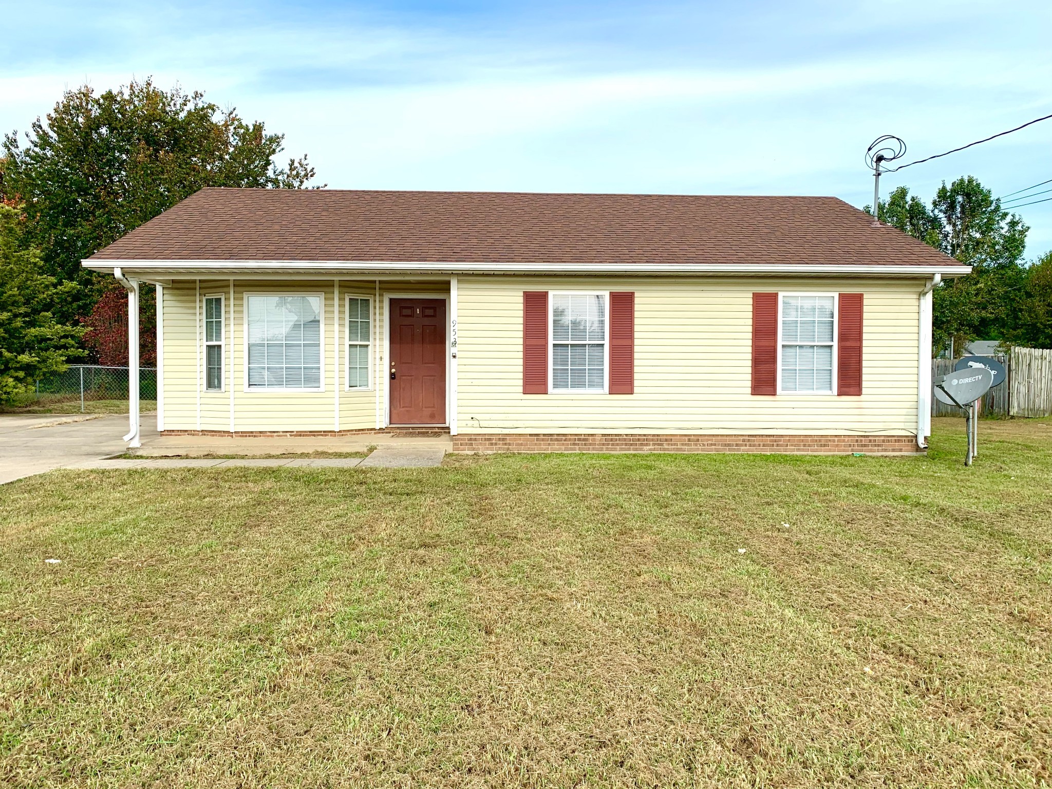953 Van Buren Ave Property Photo 1