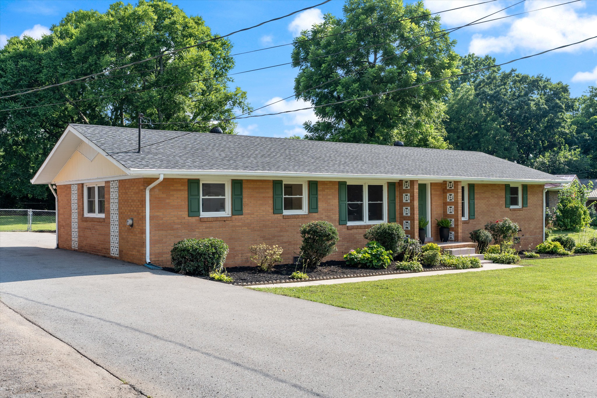 1211 Taylor Pl Property Photo 4