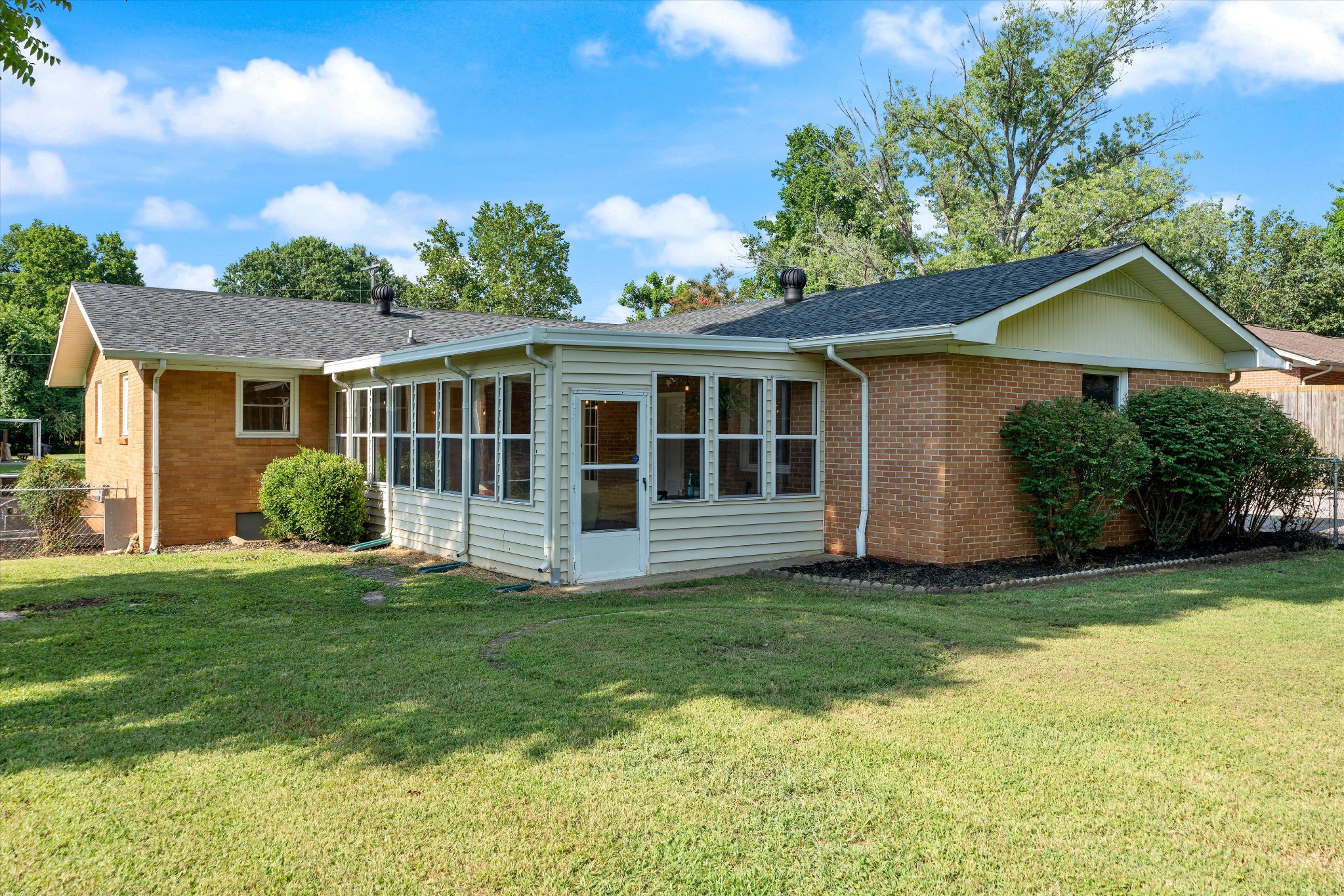 1211 Taylor Pl Property Photo 33