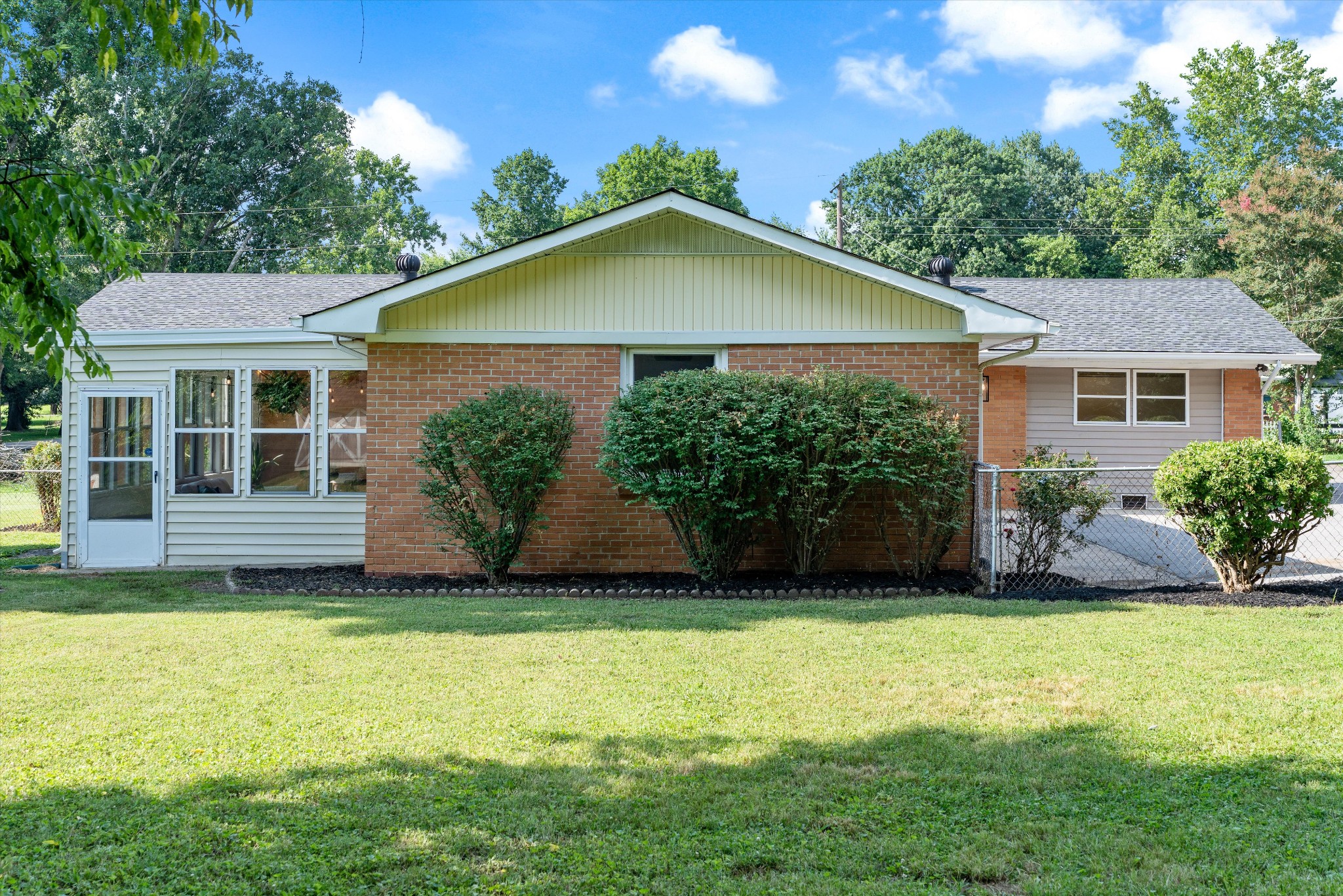 1211 Taylor Pl Property Photo 37