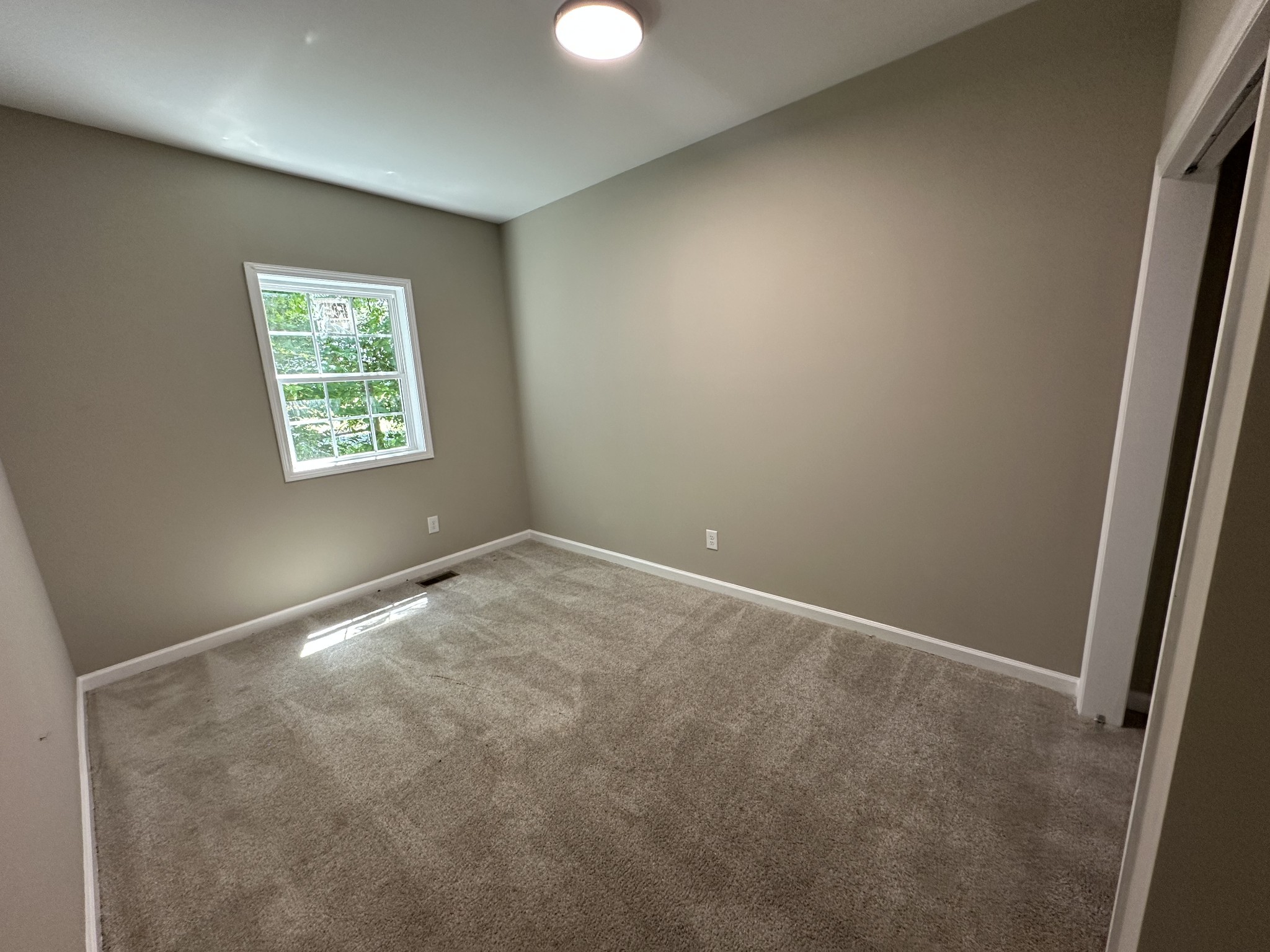 525 Oak St Property Photo 14