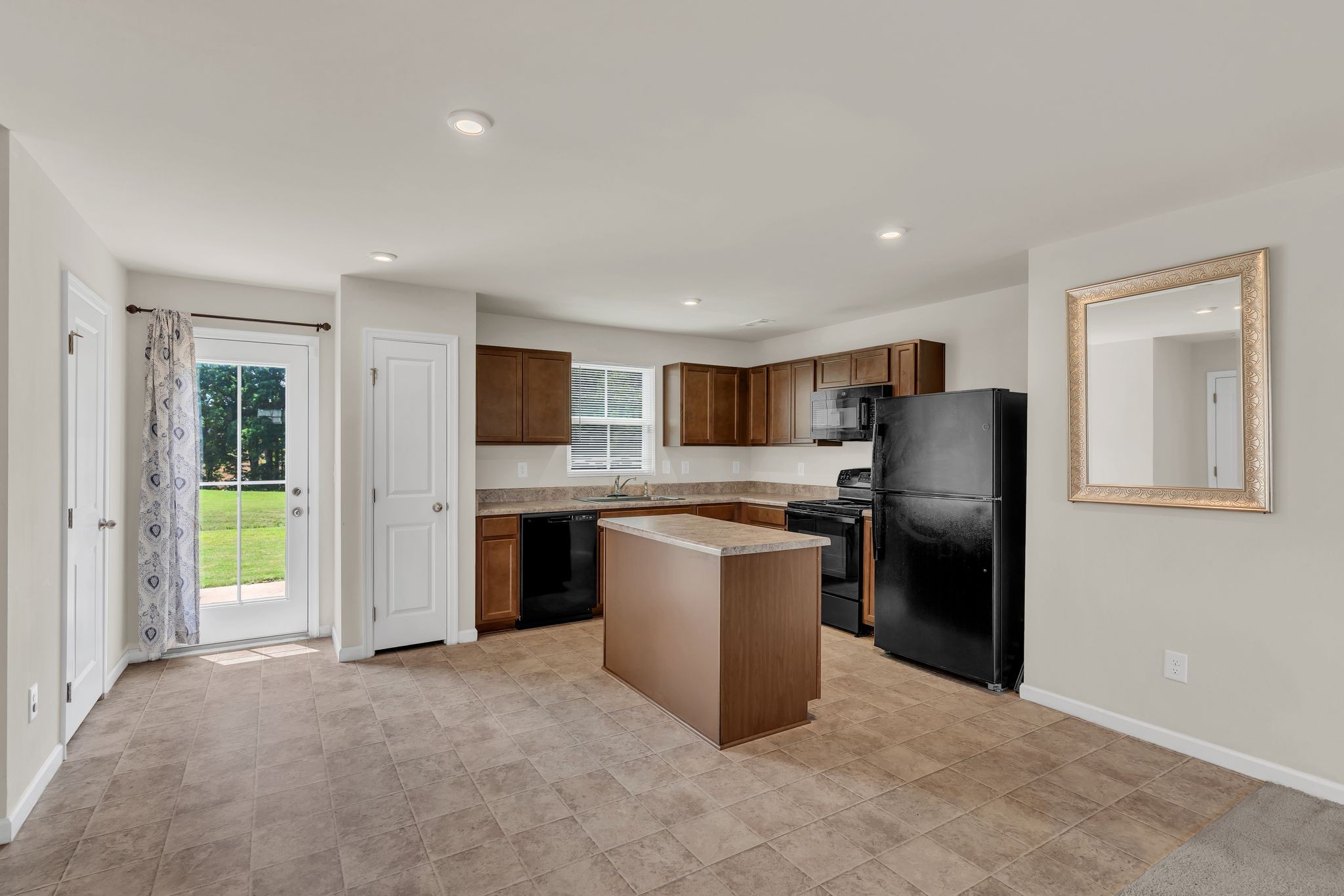 3042 Killarney Park Property Photo 9