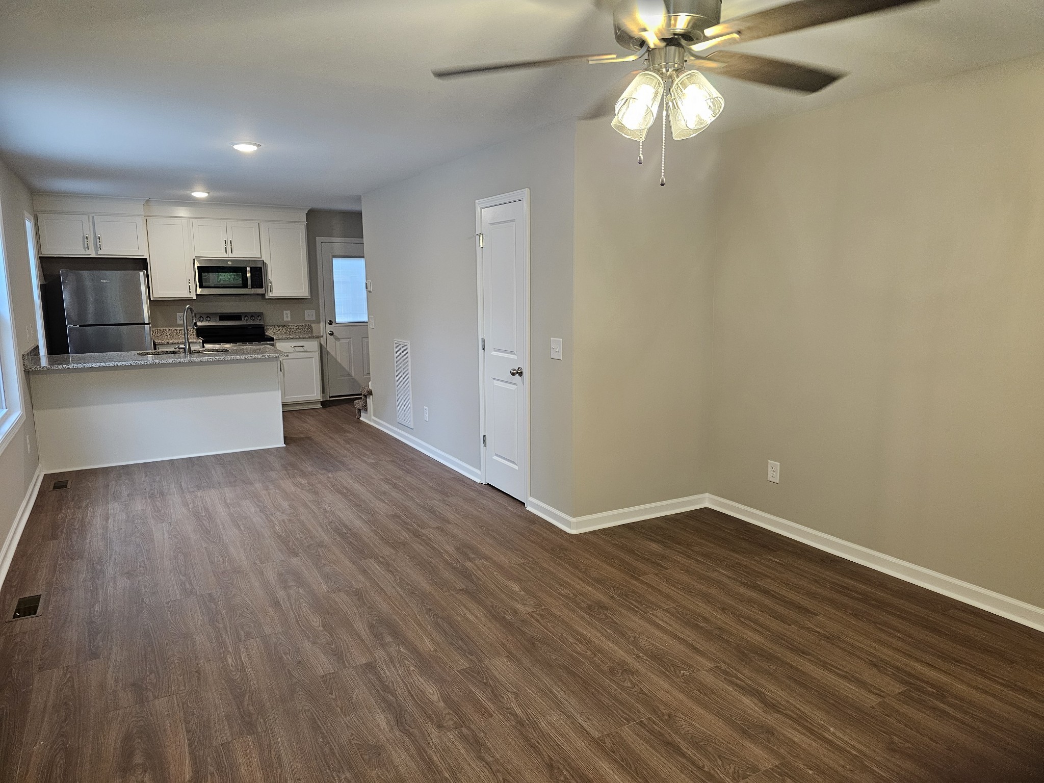 841 Cumberland Dr Property Photo 4