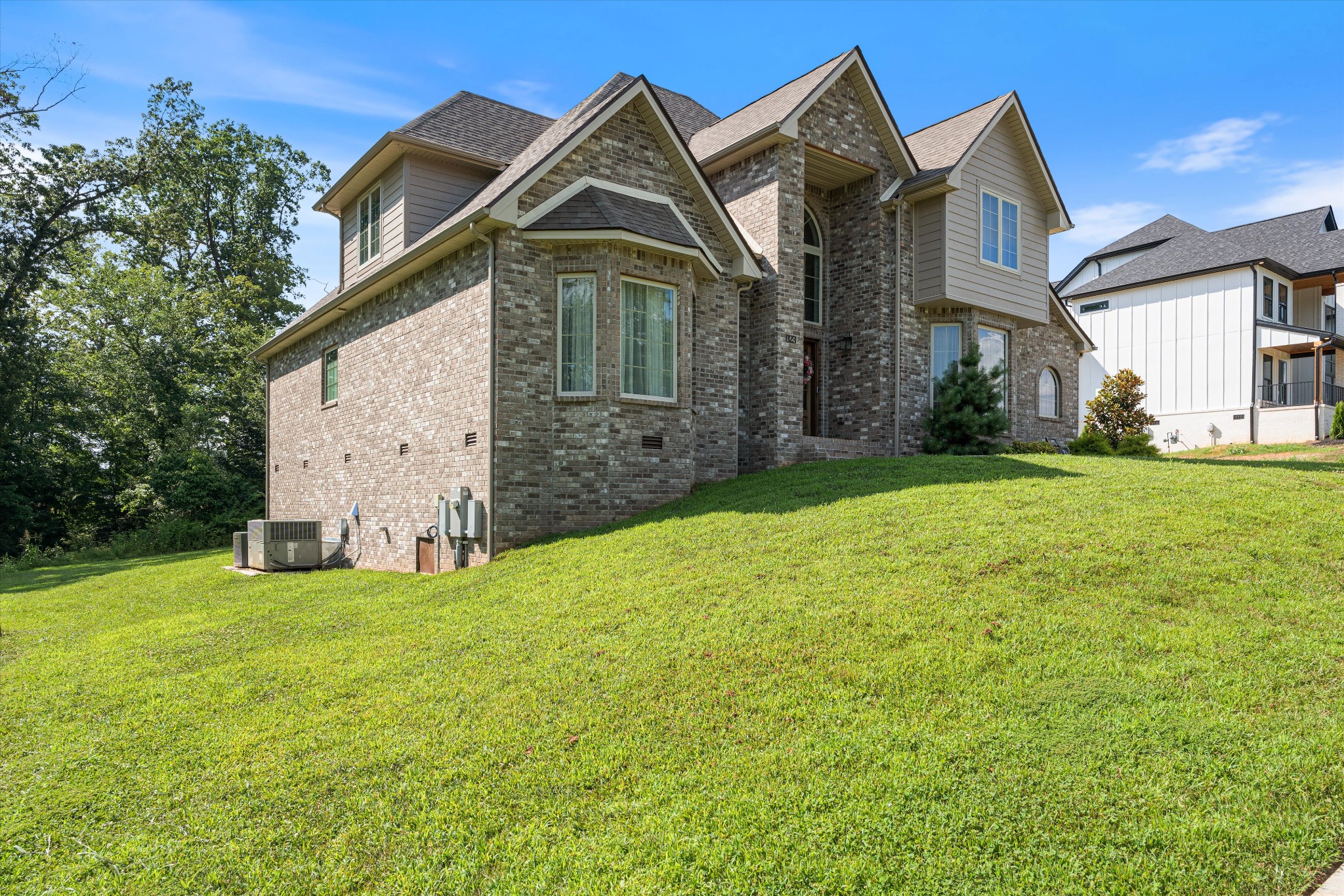 823 Shady Bluff Trail Property Photo 3