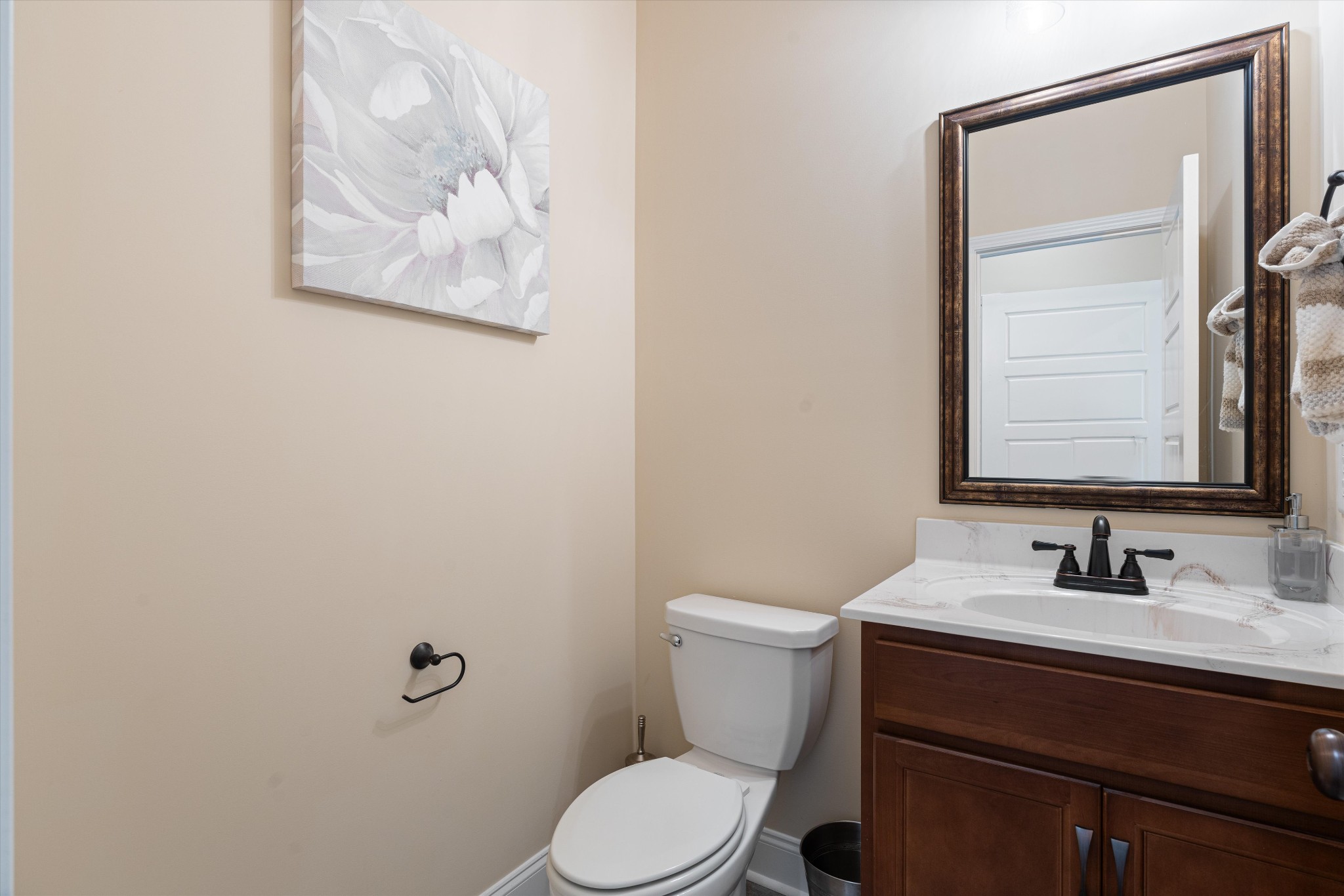 823 Shady Bluff Trail Property Photo 14