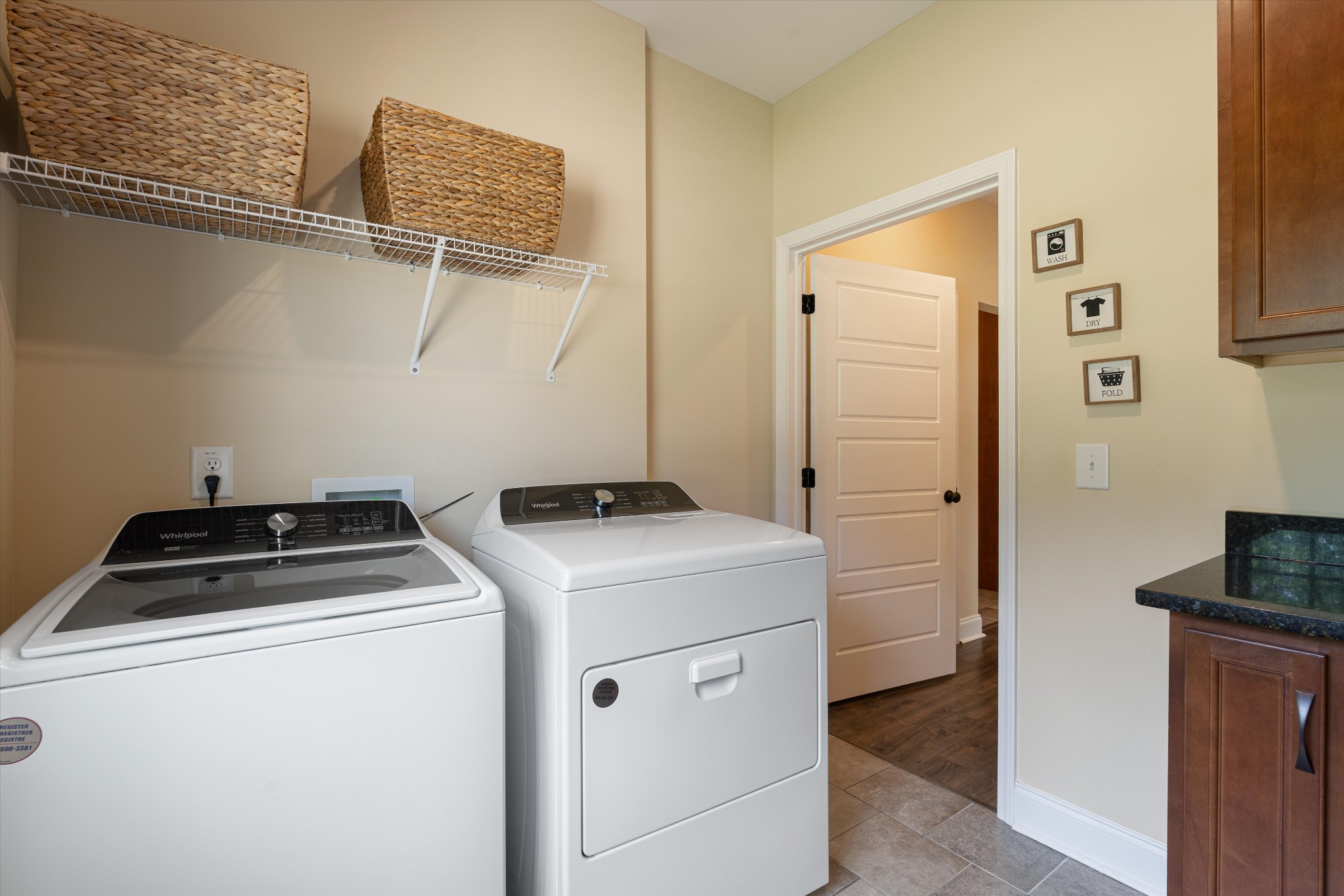 823 Shady Bluff Trail Property Photo 21