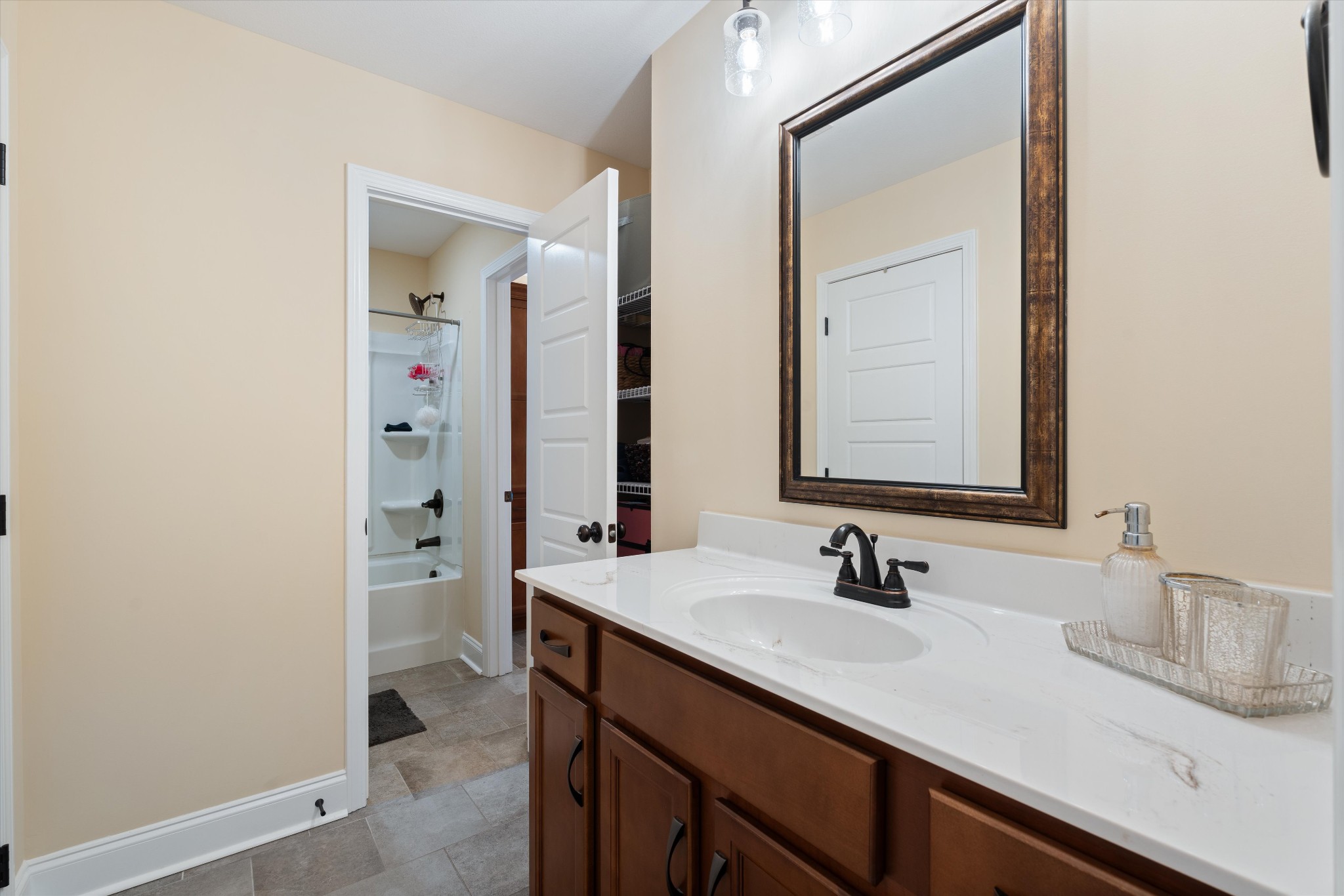 823 Shady Bluff Trail Property Photo 36