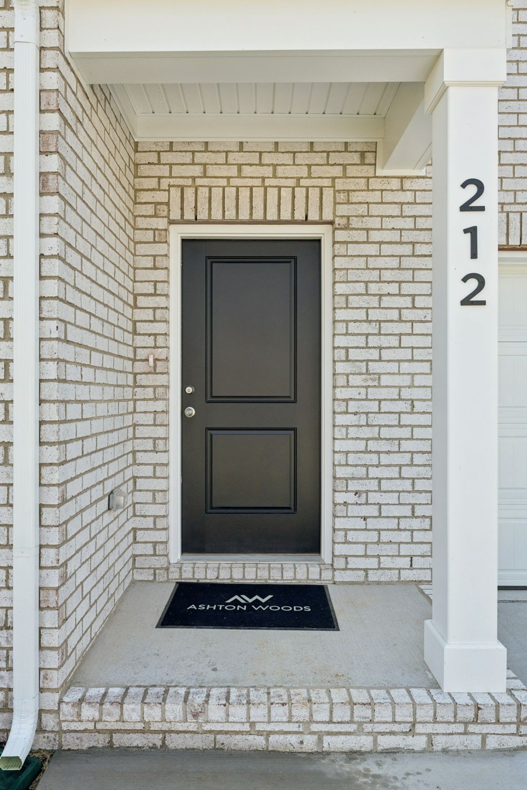 212 Limestone Way Property Photo 5