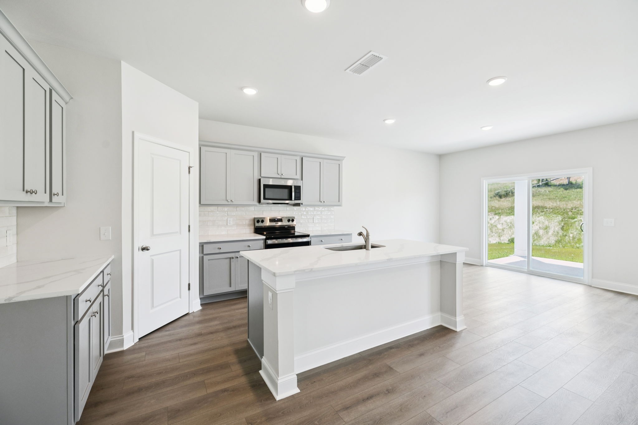 212 Limestone Way Property Photo 11