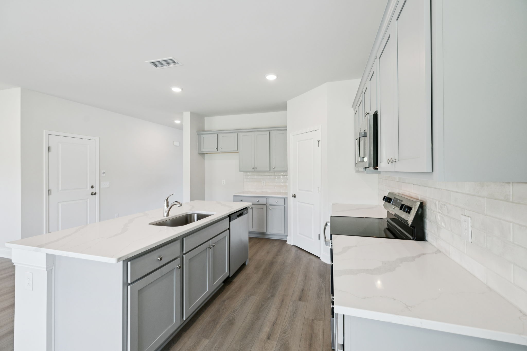 212 Limestone Way Property Photo 14