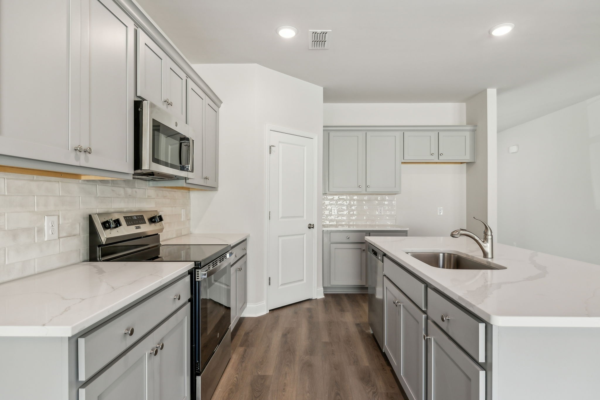 209 Limestone Way Property Photo 3