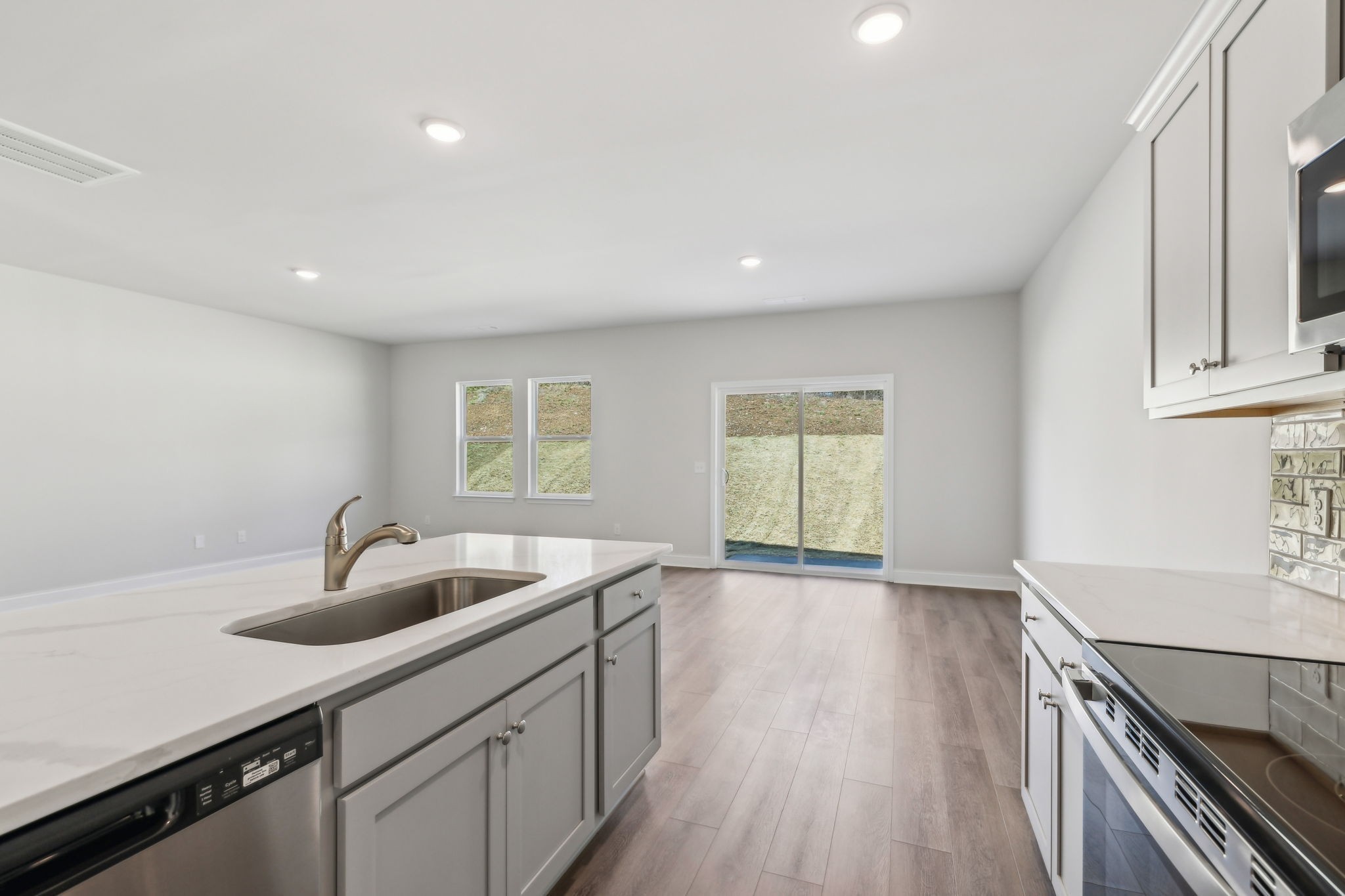 209 Limestone Way Property Photo 4