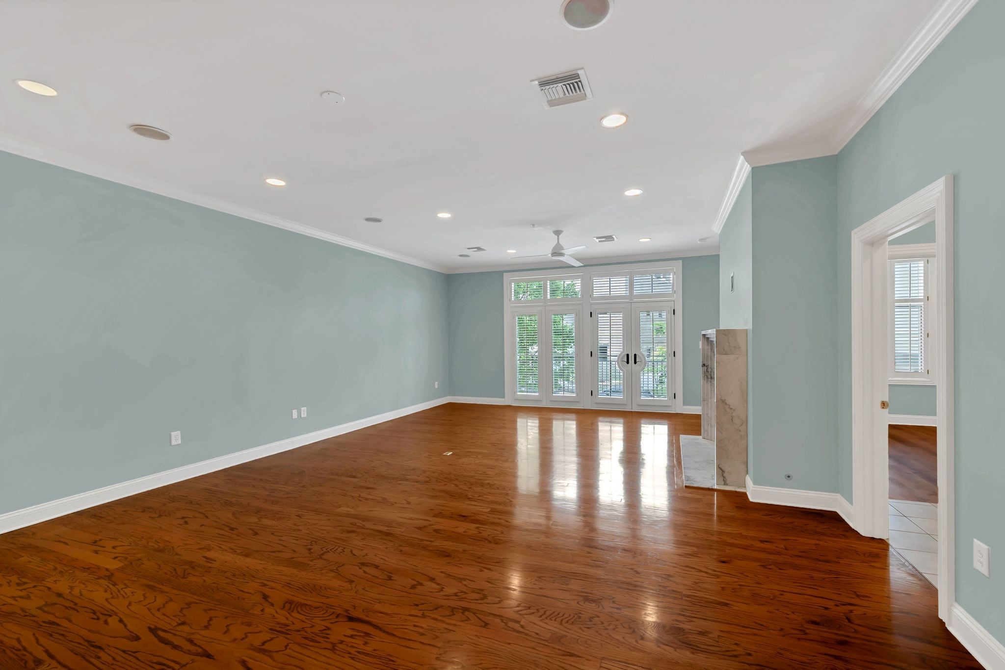 2411 Crestmoor Rd Property Photo 4