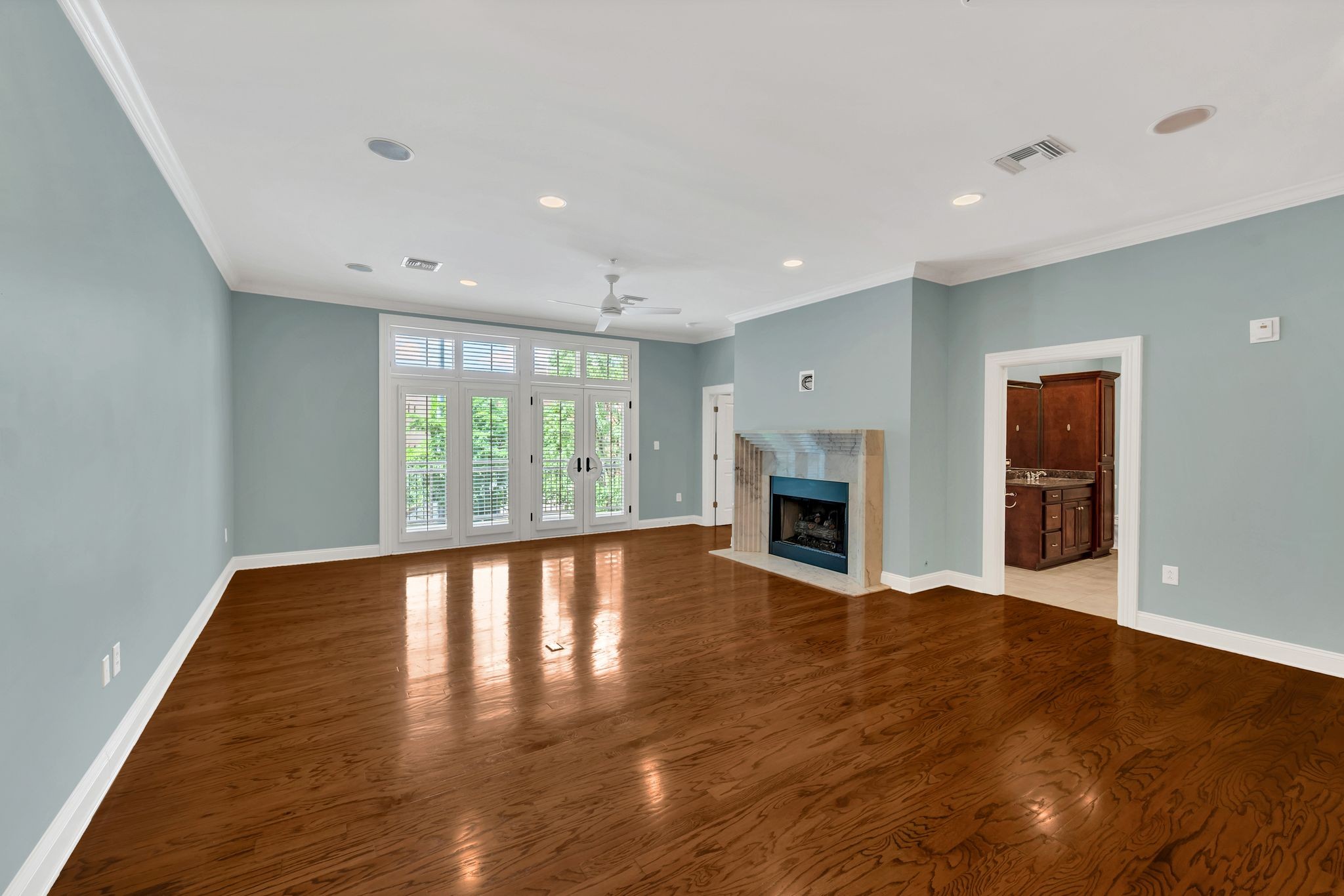 2411 Crestmoor Rd Property Photo 5