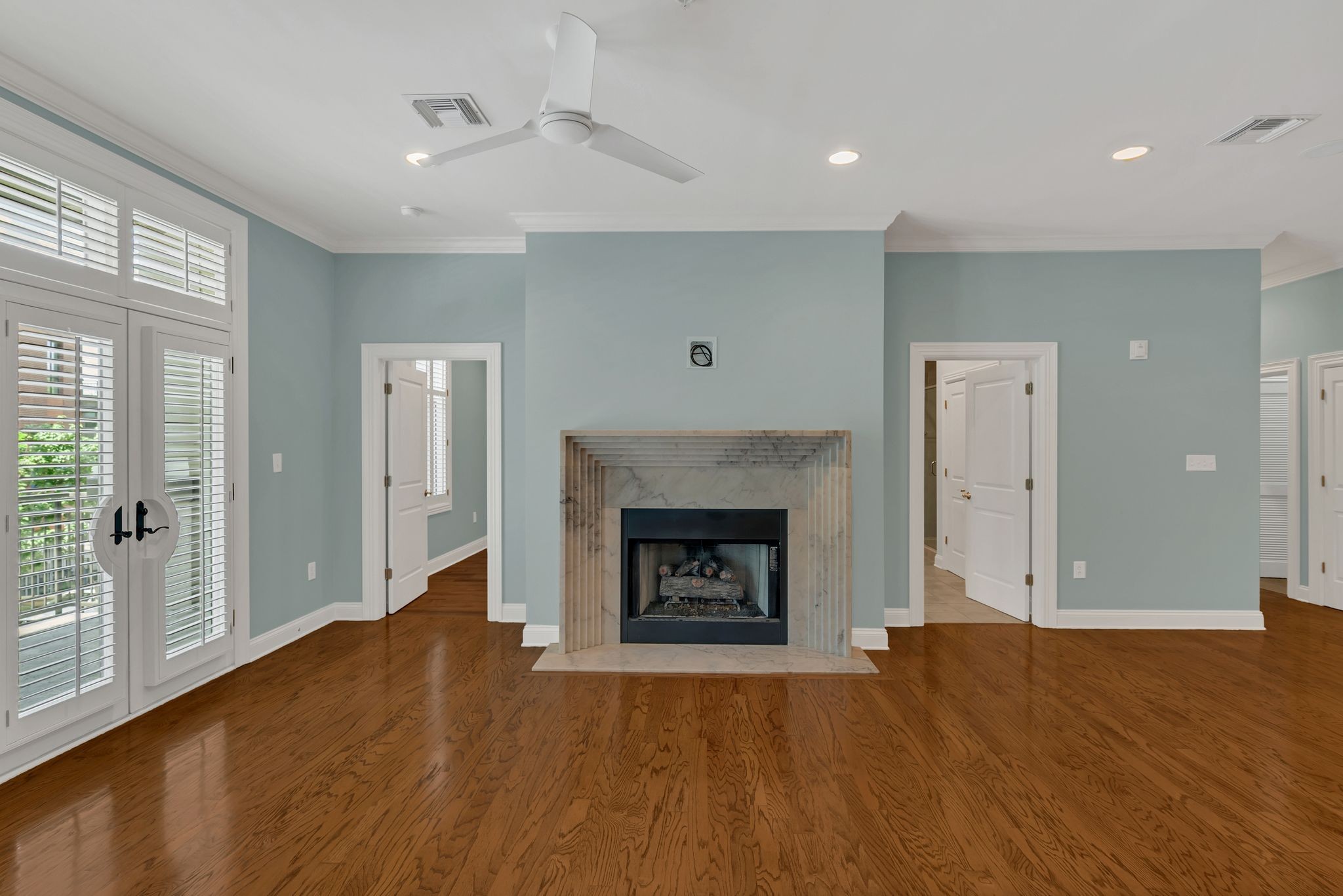 2411 Crestmoor Rd Property Photo 6