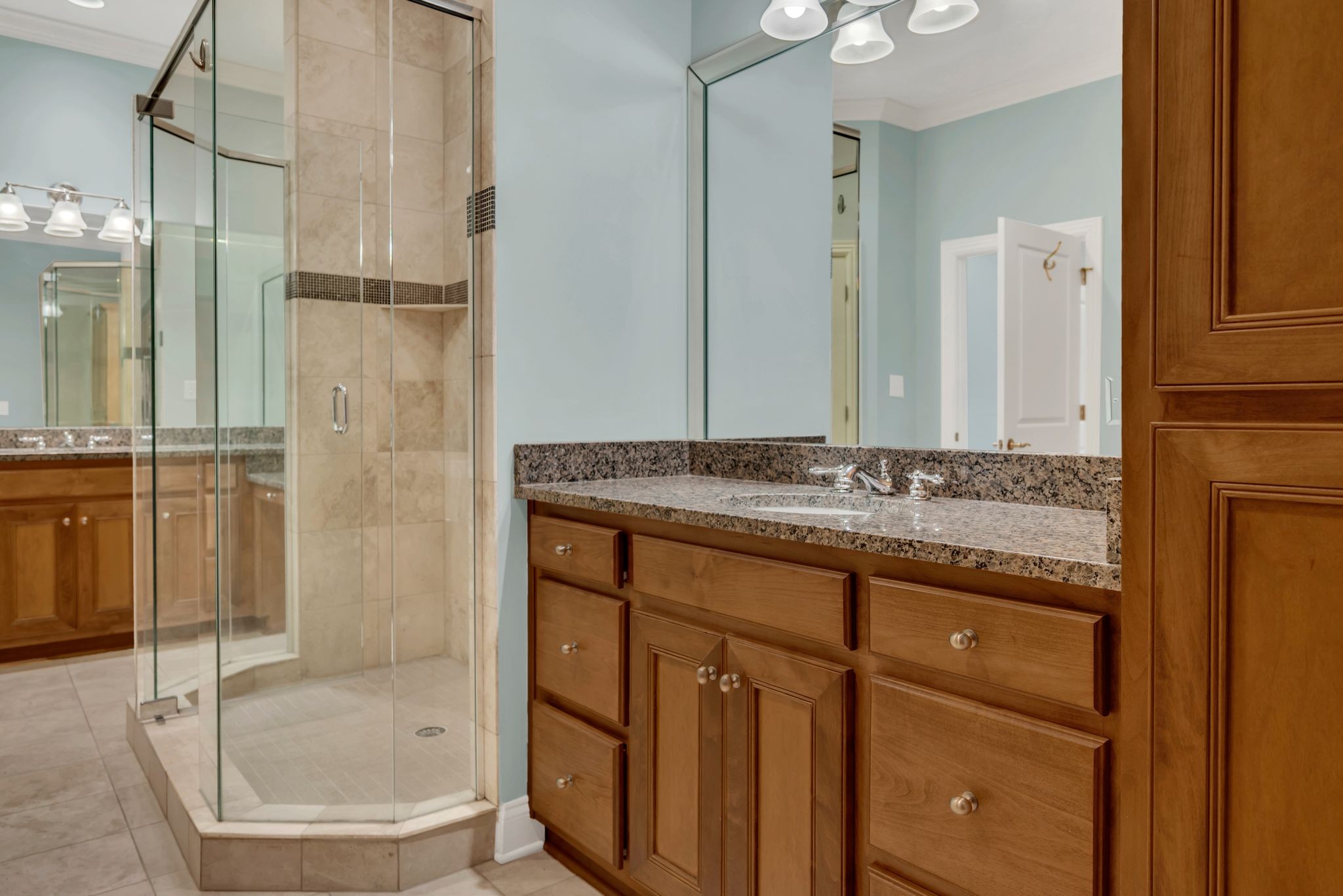 2411 Crestmoor Rd Property Photo 24