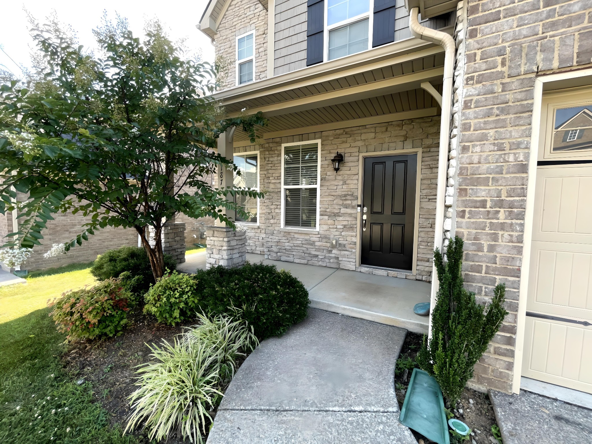 5187 Giardino Dr Property Photo 2