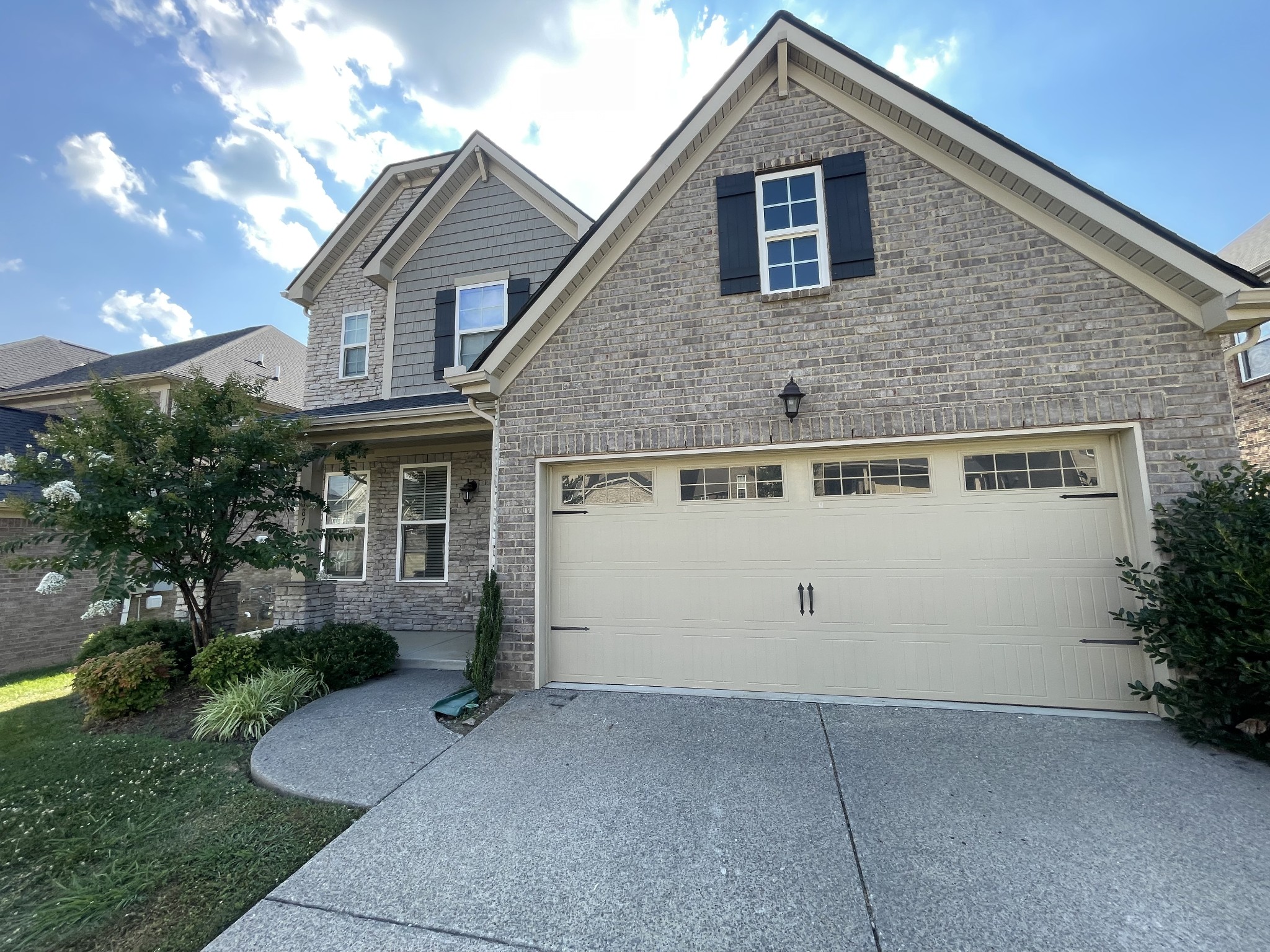 5187 Giardino Dr Property Photo 4