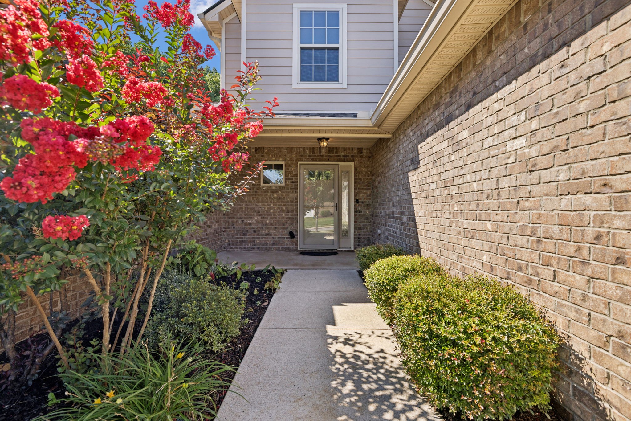 1037 Irish Way Property Photo 1