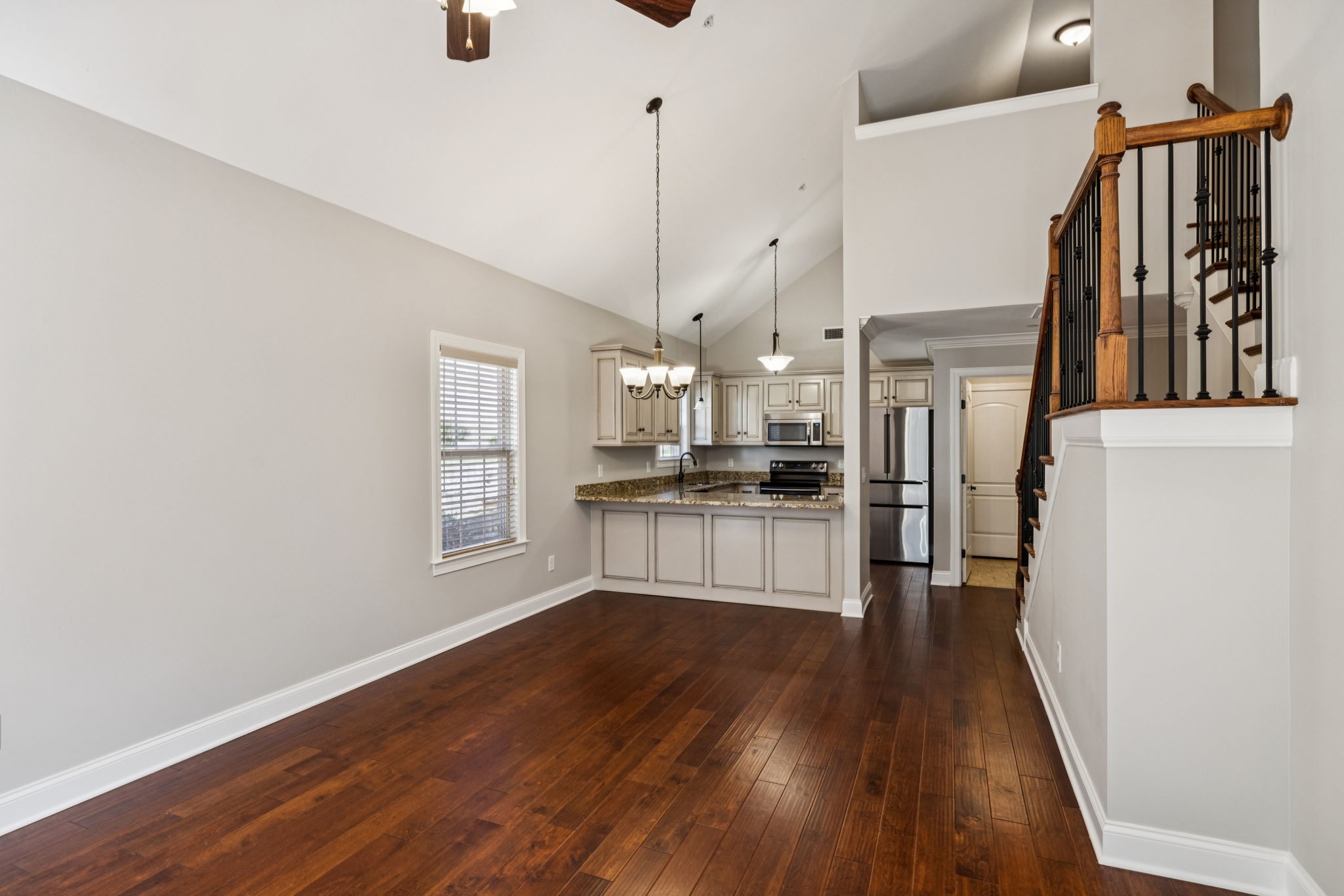 1037 Irish Way Property Photo 18