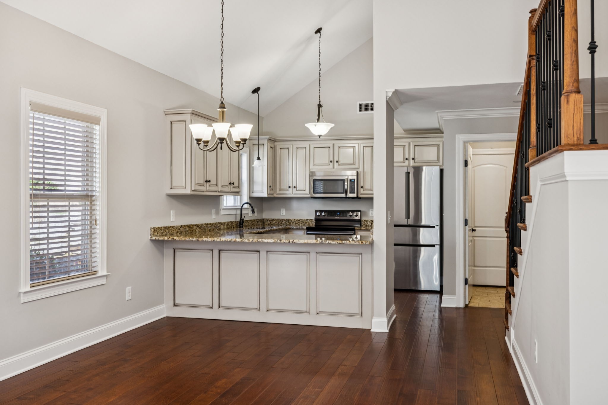 1037 Irish Way Property Photo 19