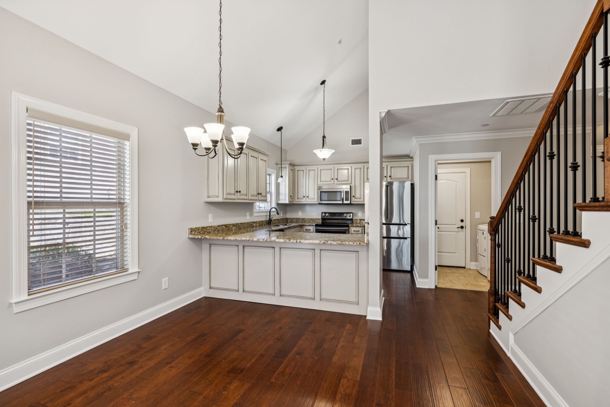 1037 Irish Way Property Photo 22