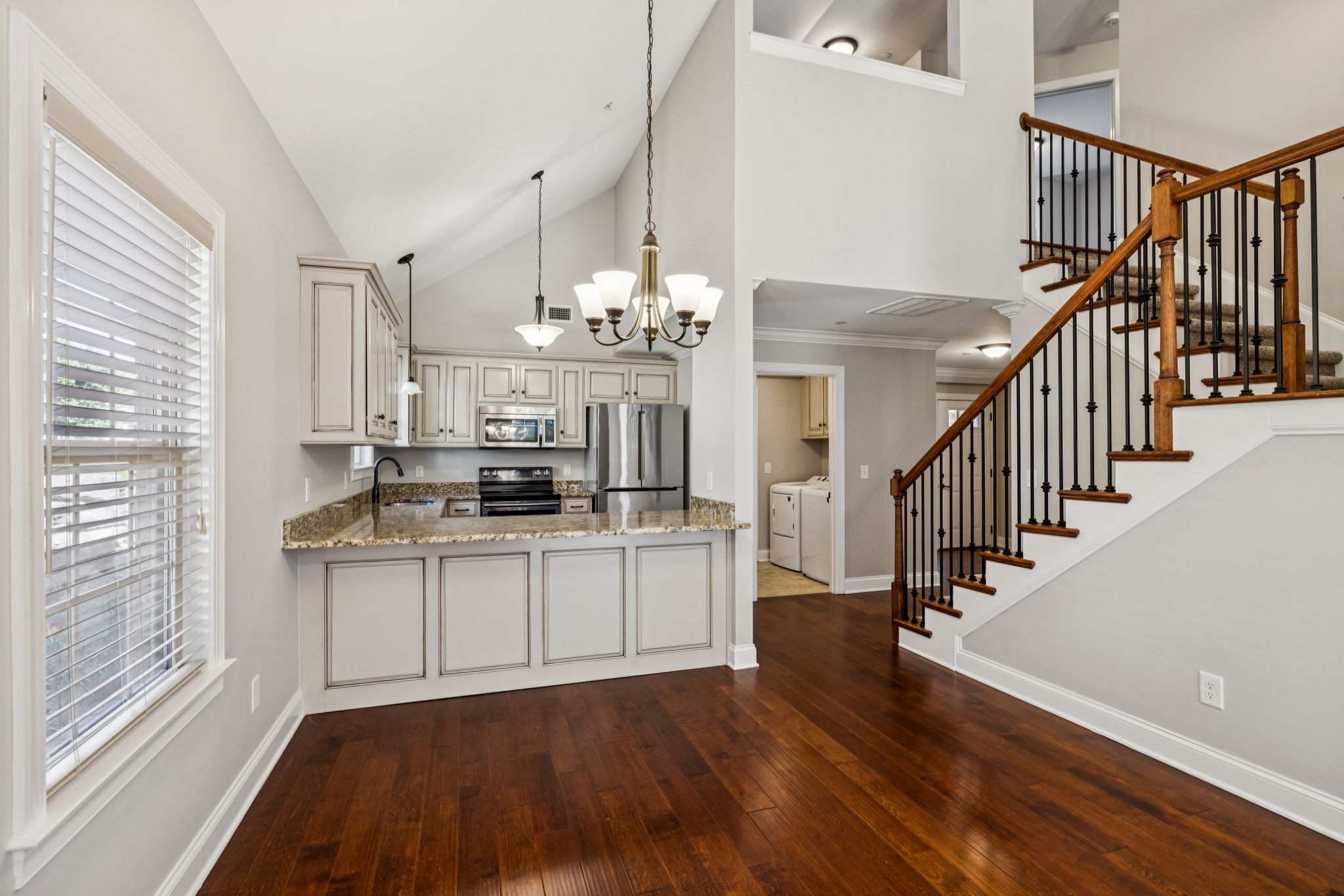 1037 Irish Way Property Photo 23
