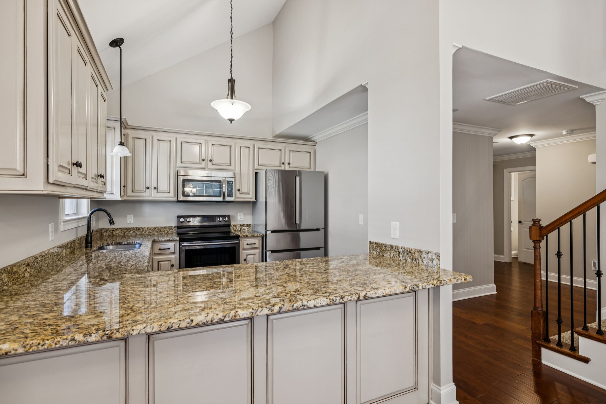 1037 Irish Way Property Photo 26